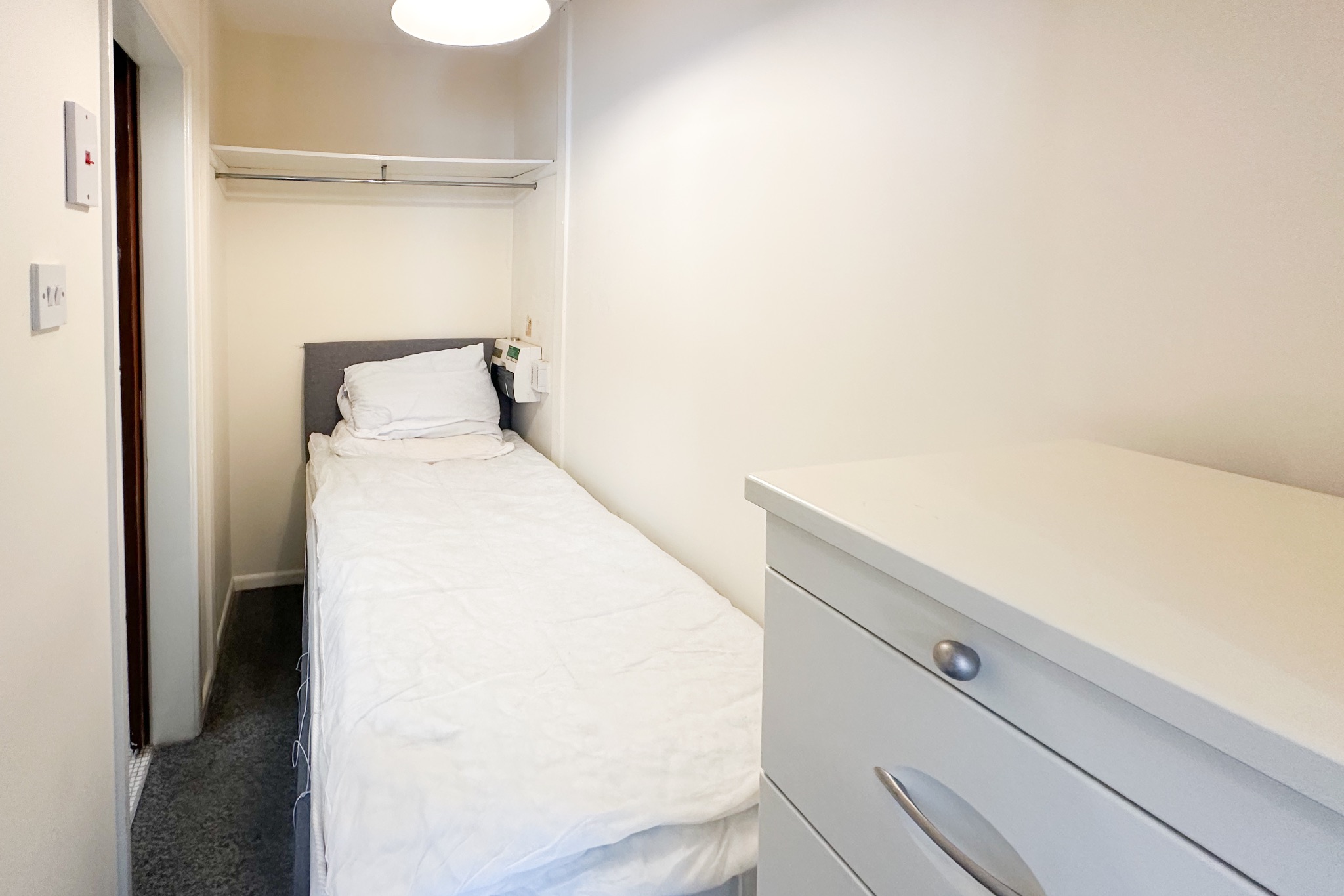 1 bedroom studio flat/apartment Sale Agreed in Bolton - Photograph 9.