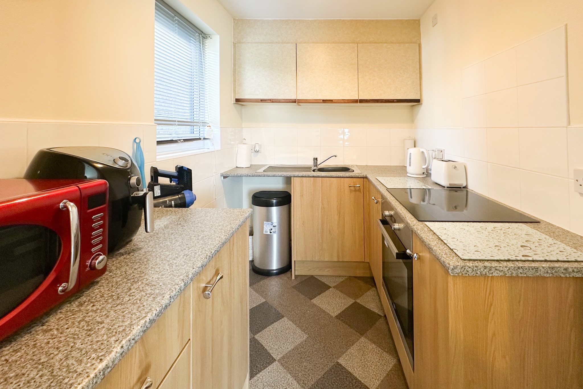 1 bedroom studio flat/apartment Sale Agreed in Bolton - Photograph 6.
