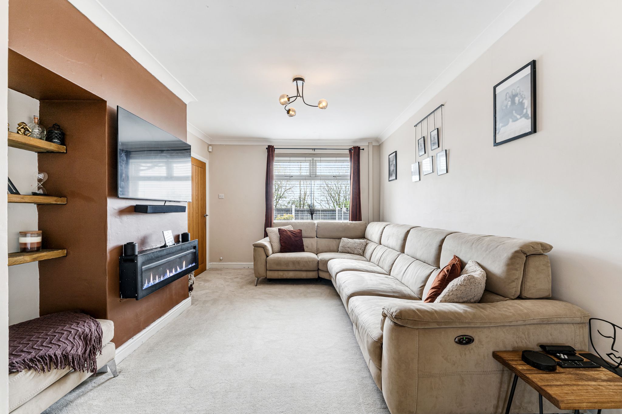 3 bedroom end terraced house Sale Agreed in Bolton - Photograph 9.