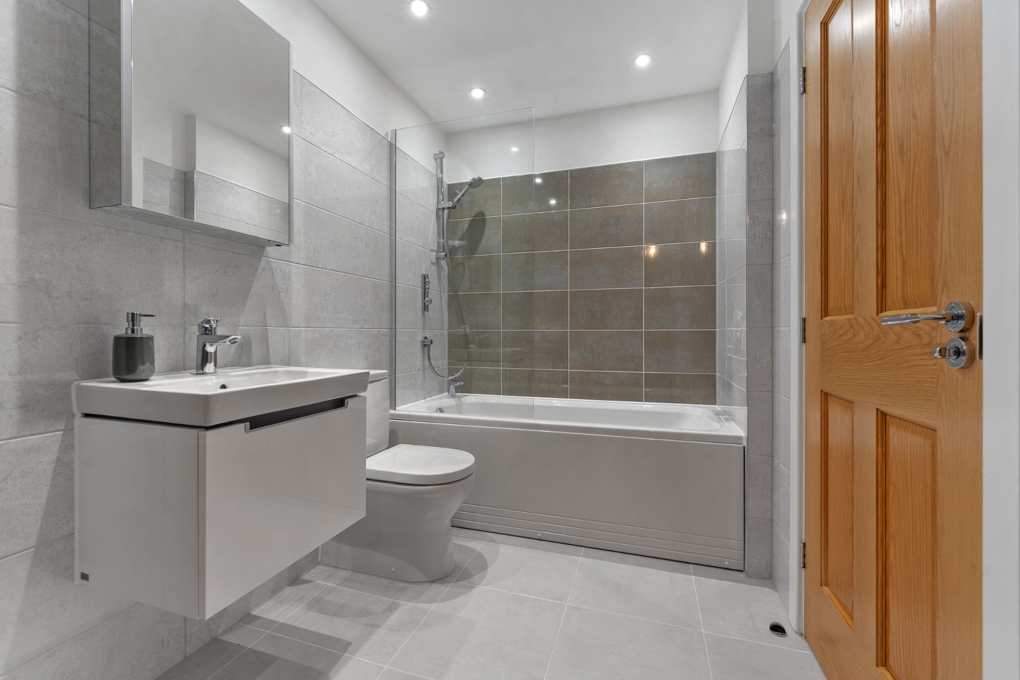 3 bedroom mews house For Sale in Bolton - Photograph 29.