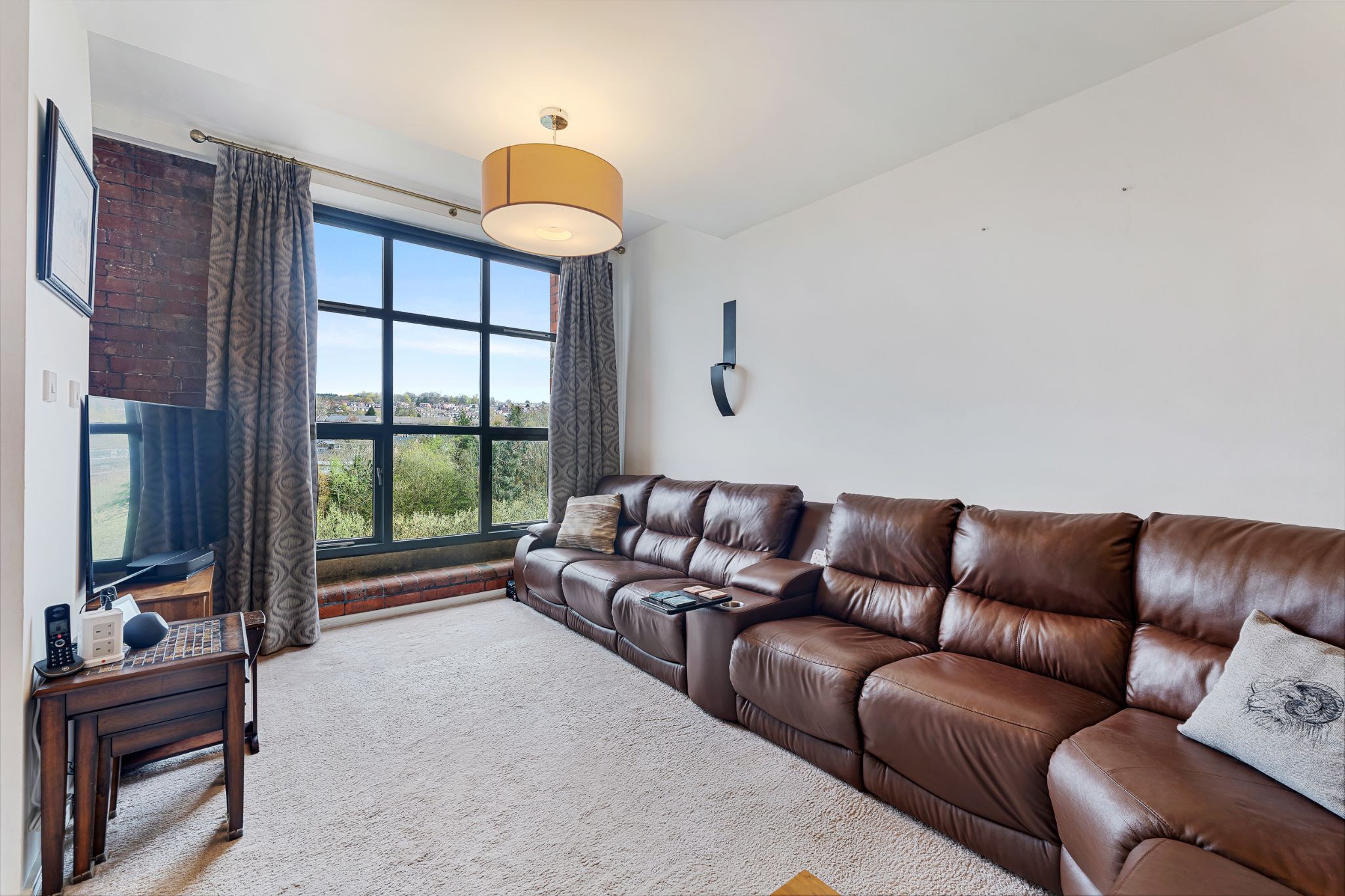 3 bedroom penthouse flat/apartment For Sale in Bolton - Photograph 7.