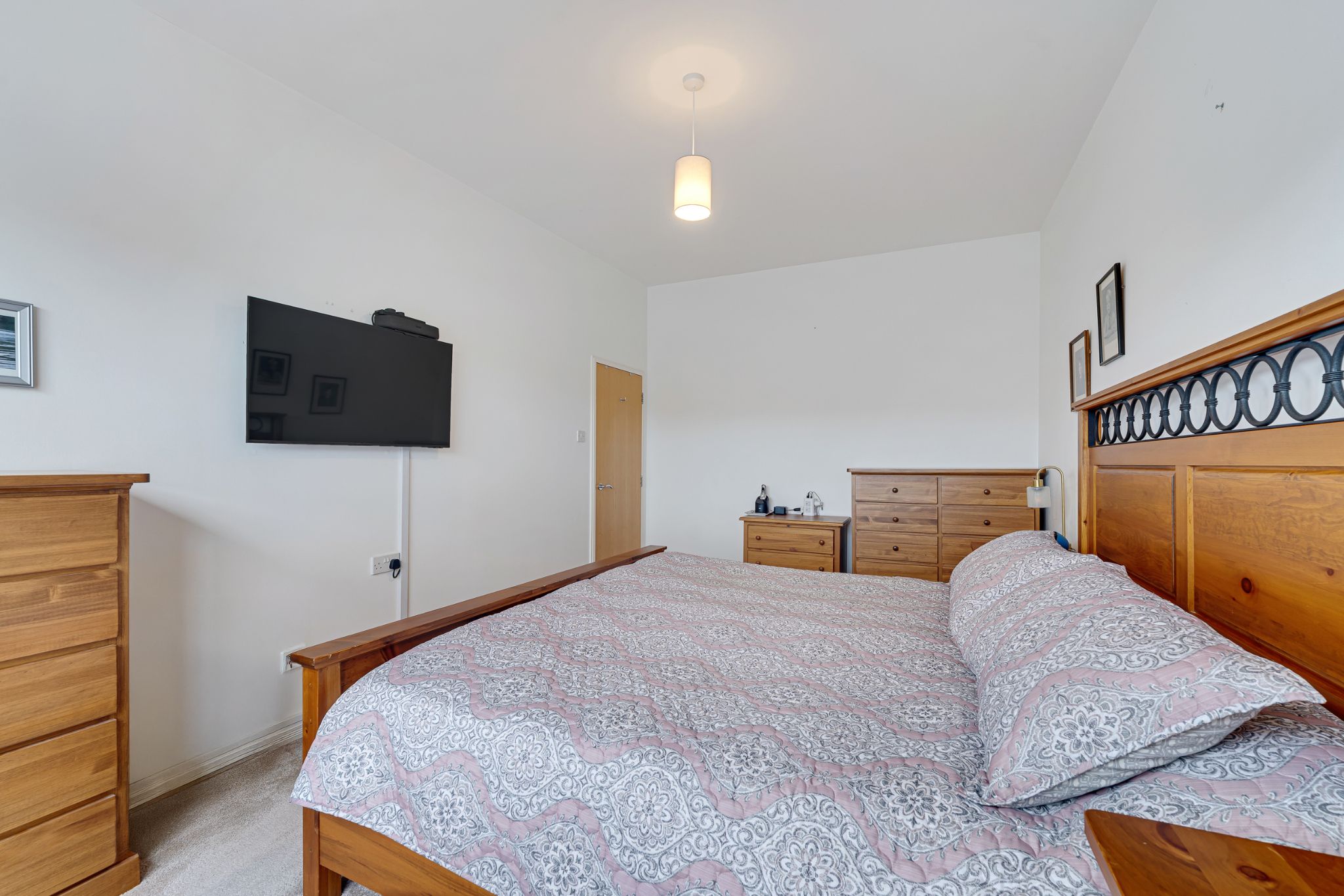 3 bedroom penthouse flat/apartment For Sale in Bolton - Photograph 23.