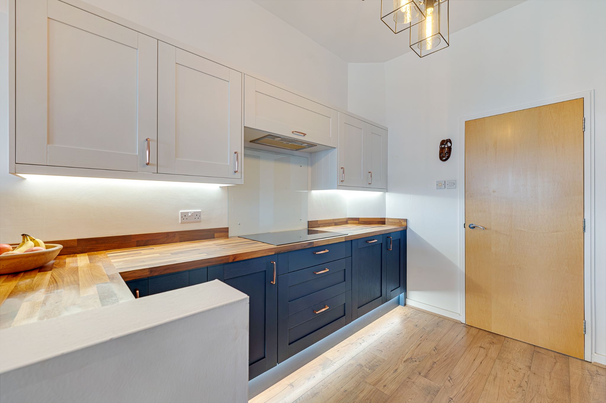 3 bedroom penthouse flat/apartment For Sale in Bolton - Photograph 14.