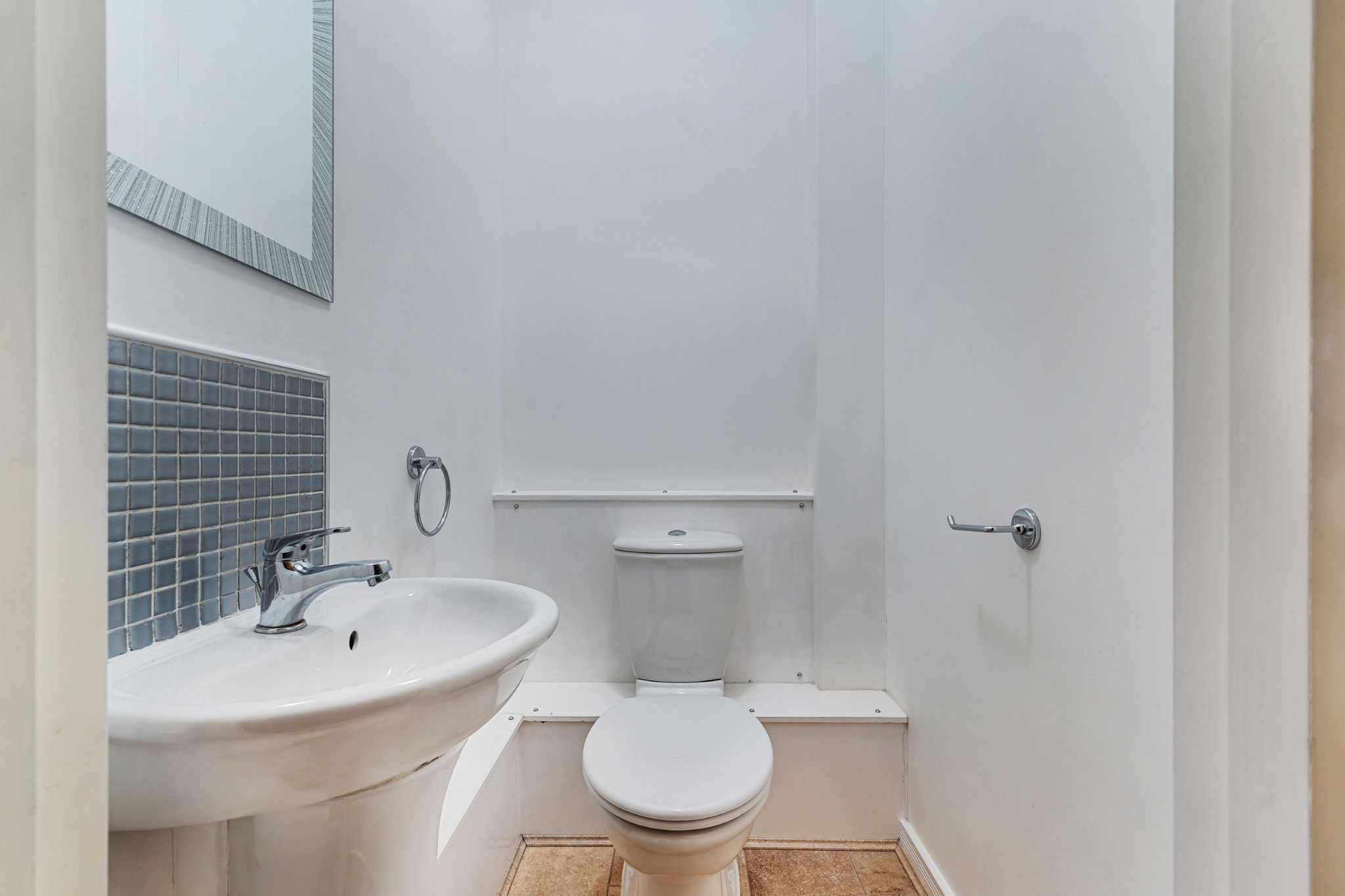3 bedroom penthouse flat/apartment For Sale in Bolton - Photograph 17.