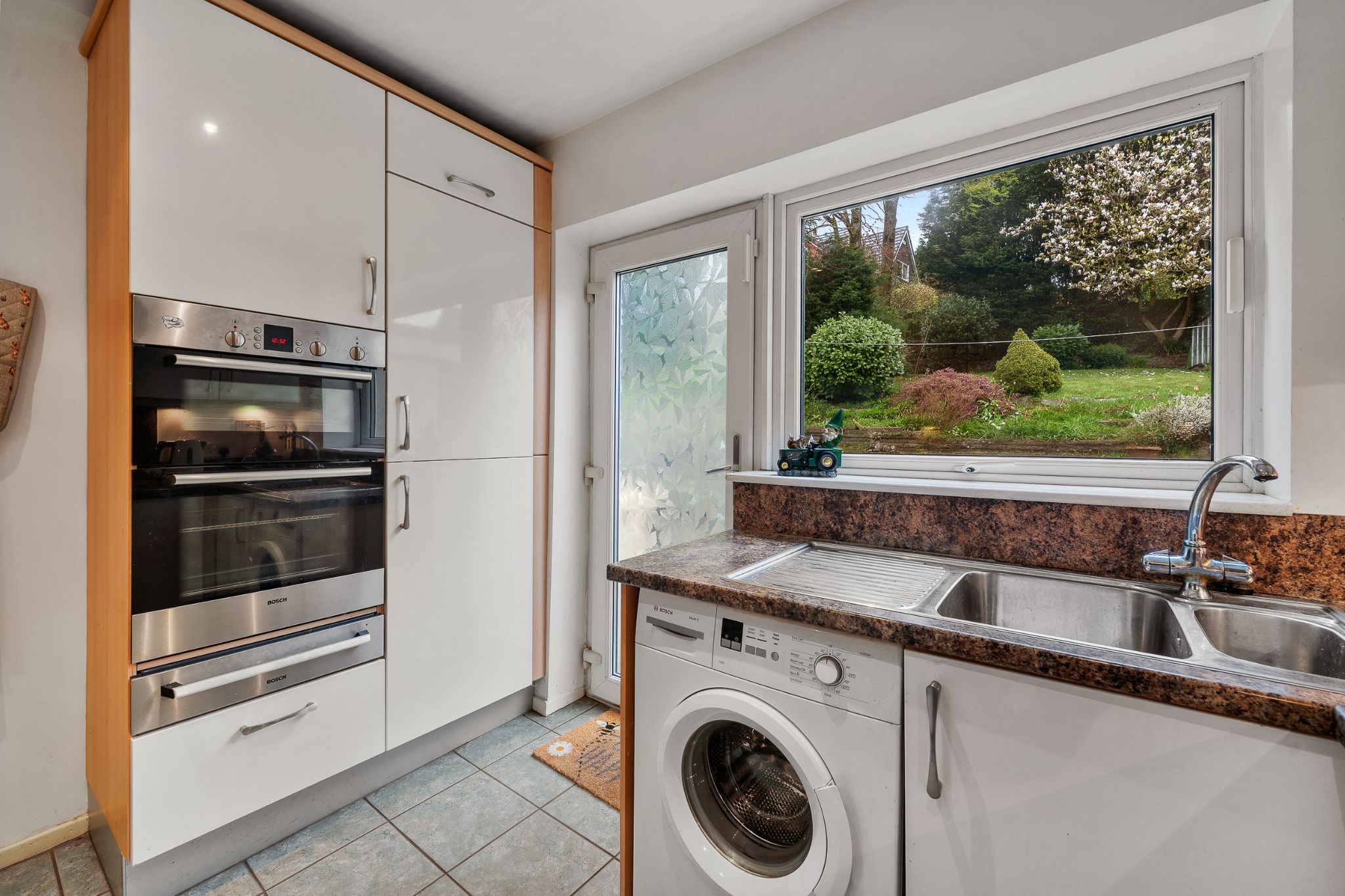 3 bedroom detached house Sale Agreed in Bolton - Photograph 9.