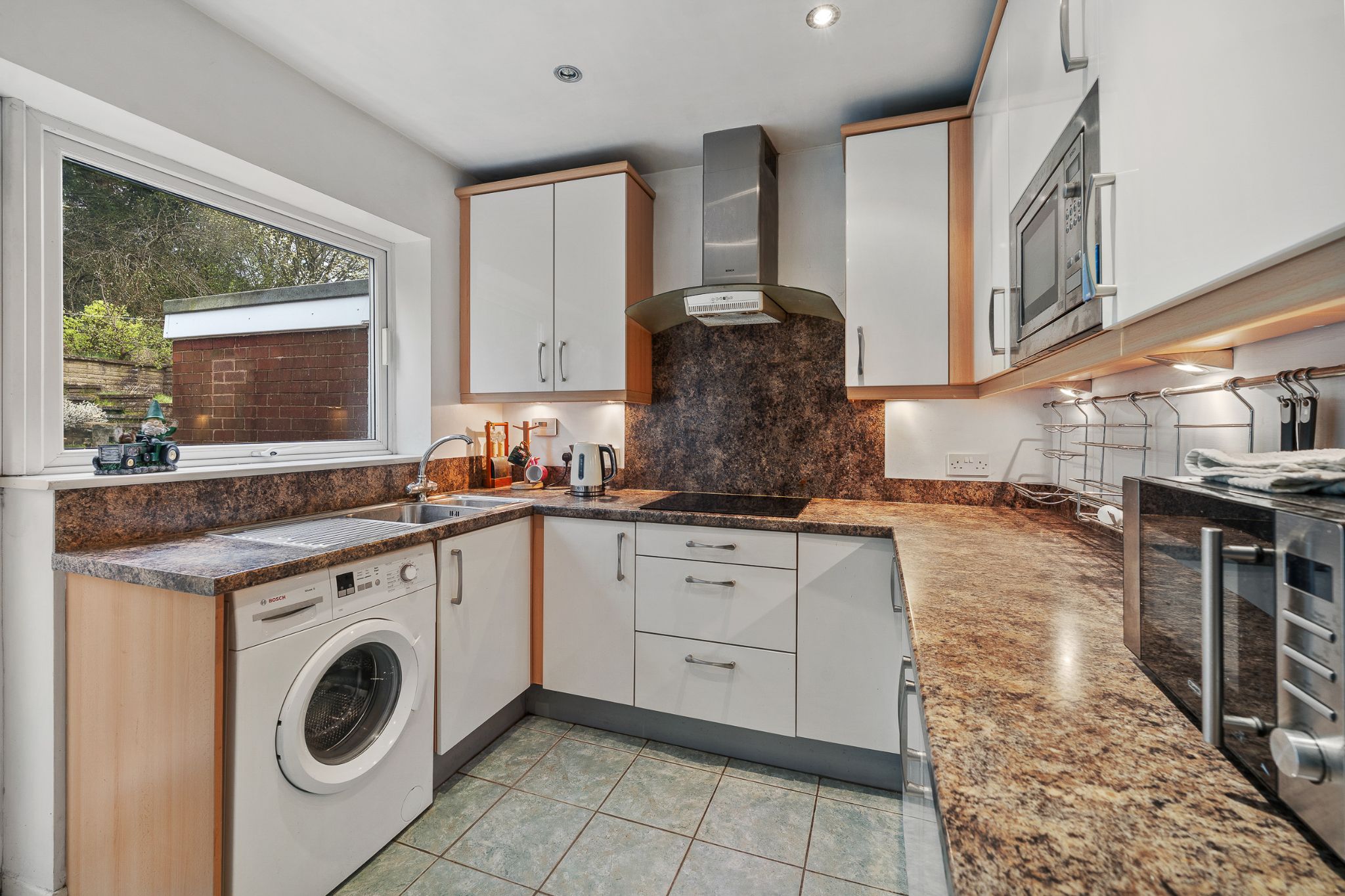 3 bedroom detached house Sale Agreed in Bolton - Photograph 7.