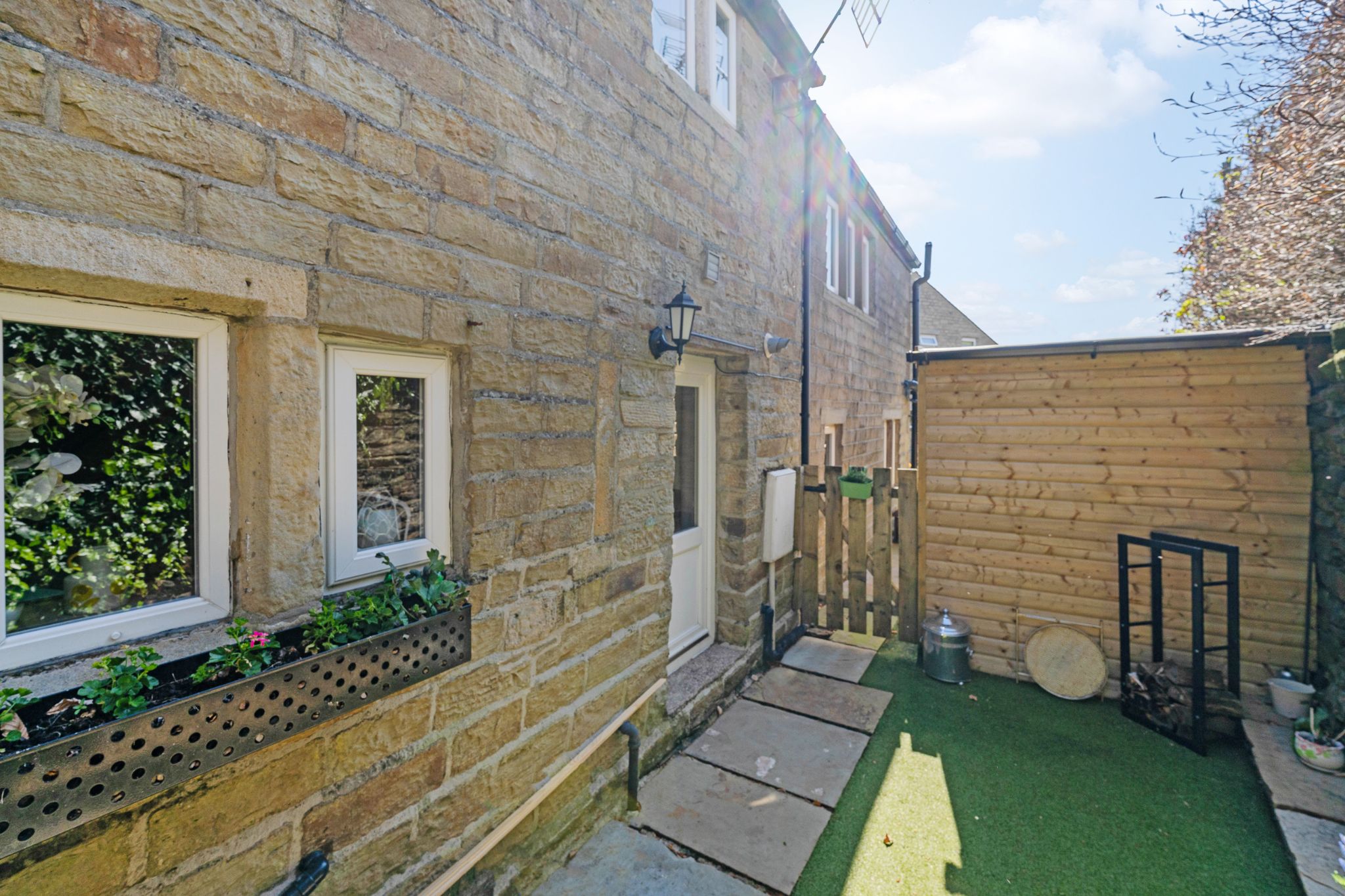 2 bedroom cottage house For Sale in Bolton - Photograph 28.