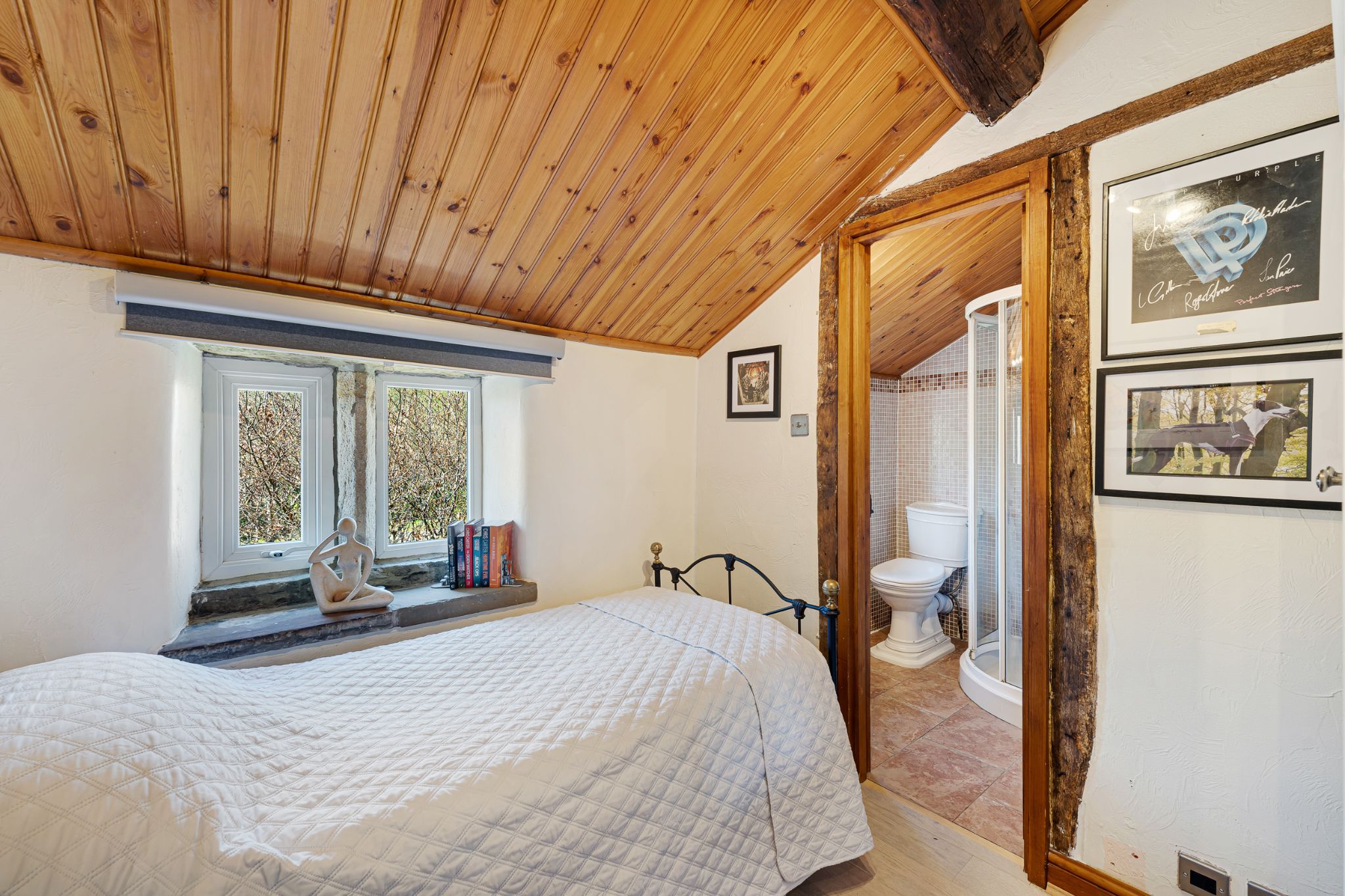 2 bedroom cottage house For Sale in Bolton - Photograph 24.
