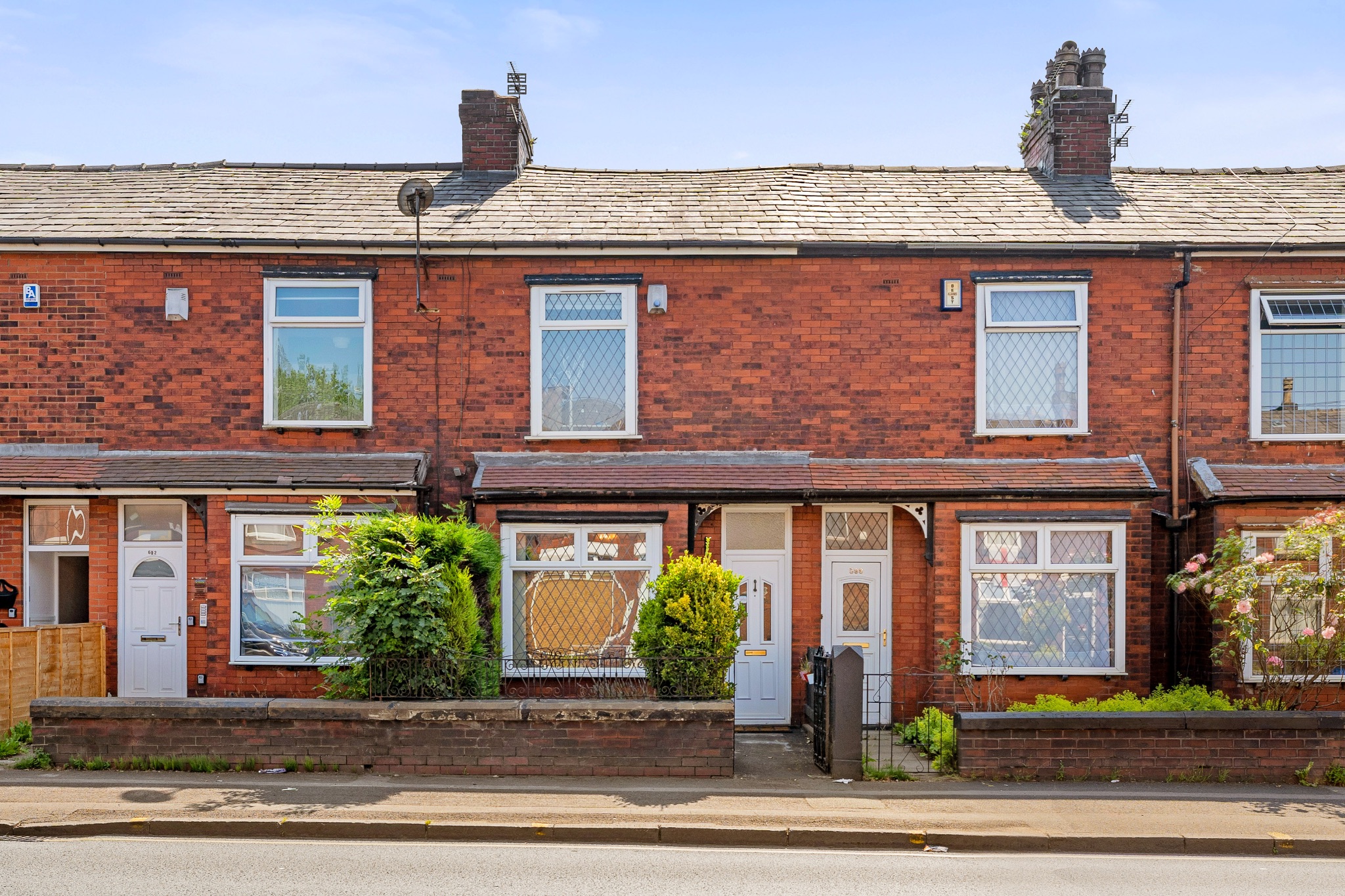 2 bedroom barn conversion house For Sale in Bolton - Photograph 1.