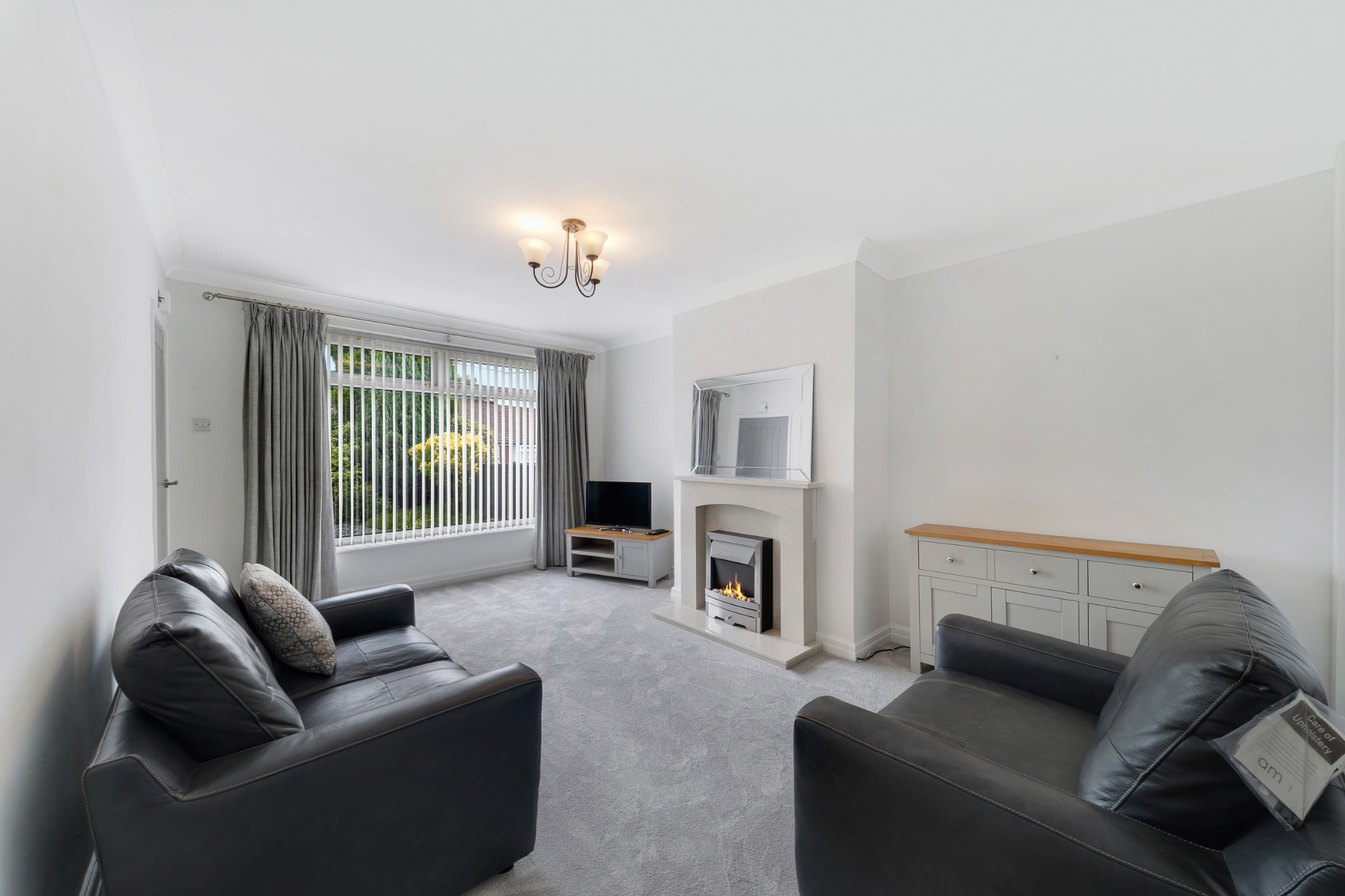 2 bedroom semi-detached bungalow Sale Agreed in Bolton - Photograph 4.