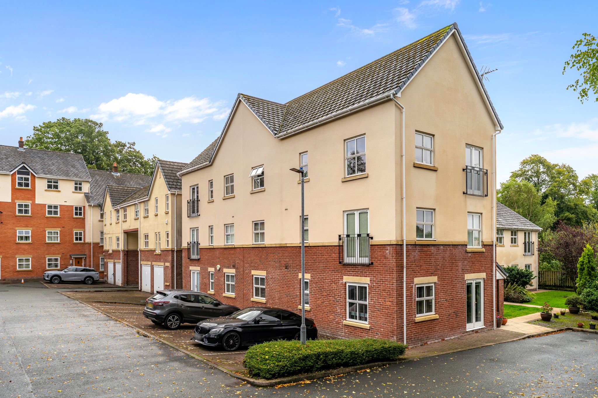 2 bedroom apartment flat/apartment For Sale in Bolton - Photograph 1.
