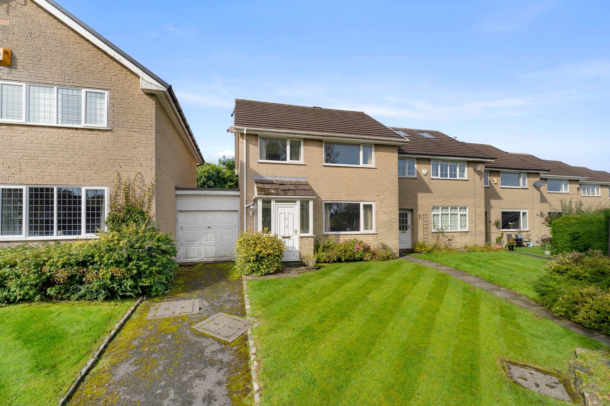 3 bedroom mews house For Sale in Bolton - Photograph 1.