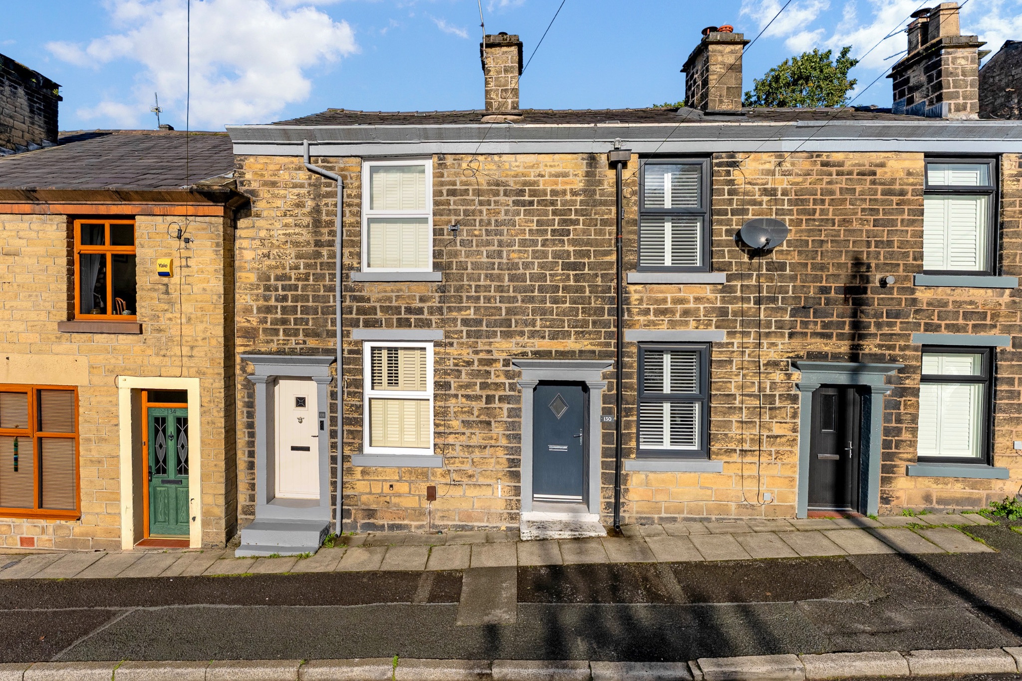 2 bedroom cottage house For Sale in Bolton - Photograph 2.