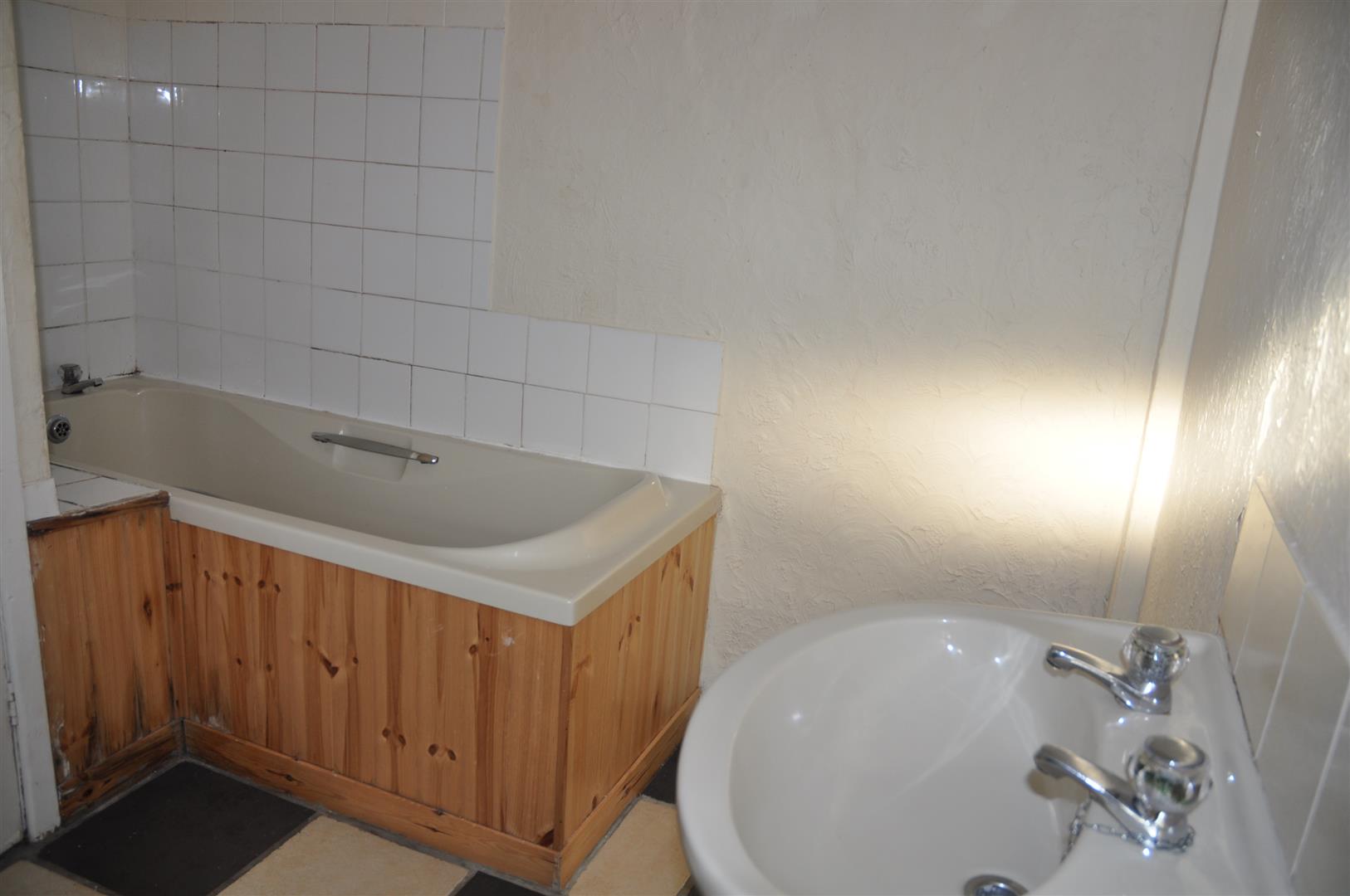 3 bedroom barn conversion house Let in Holyhead - Image.