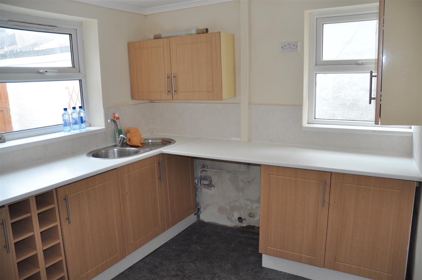 3 bedroom end terraced house Let in Holyhead - Image.