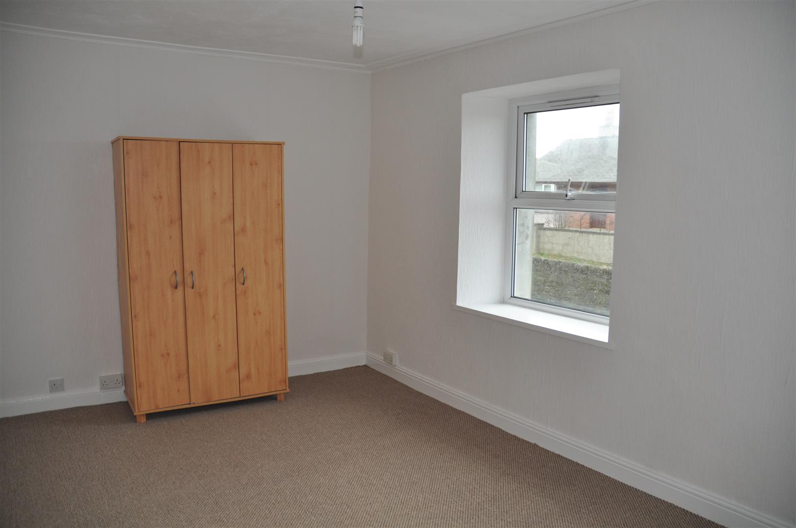 3 bedroom end terraced house Let in Holyhead - Image.