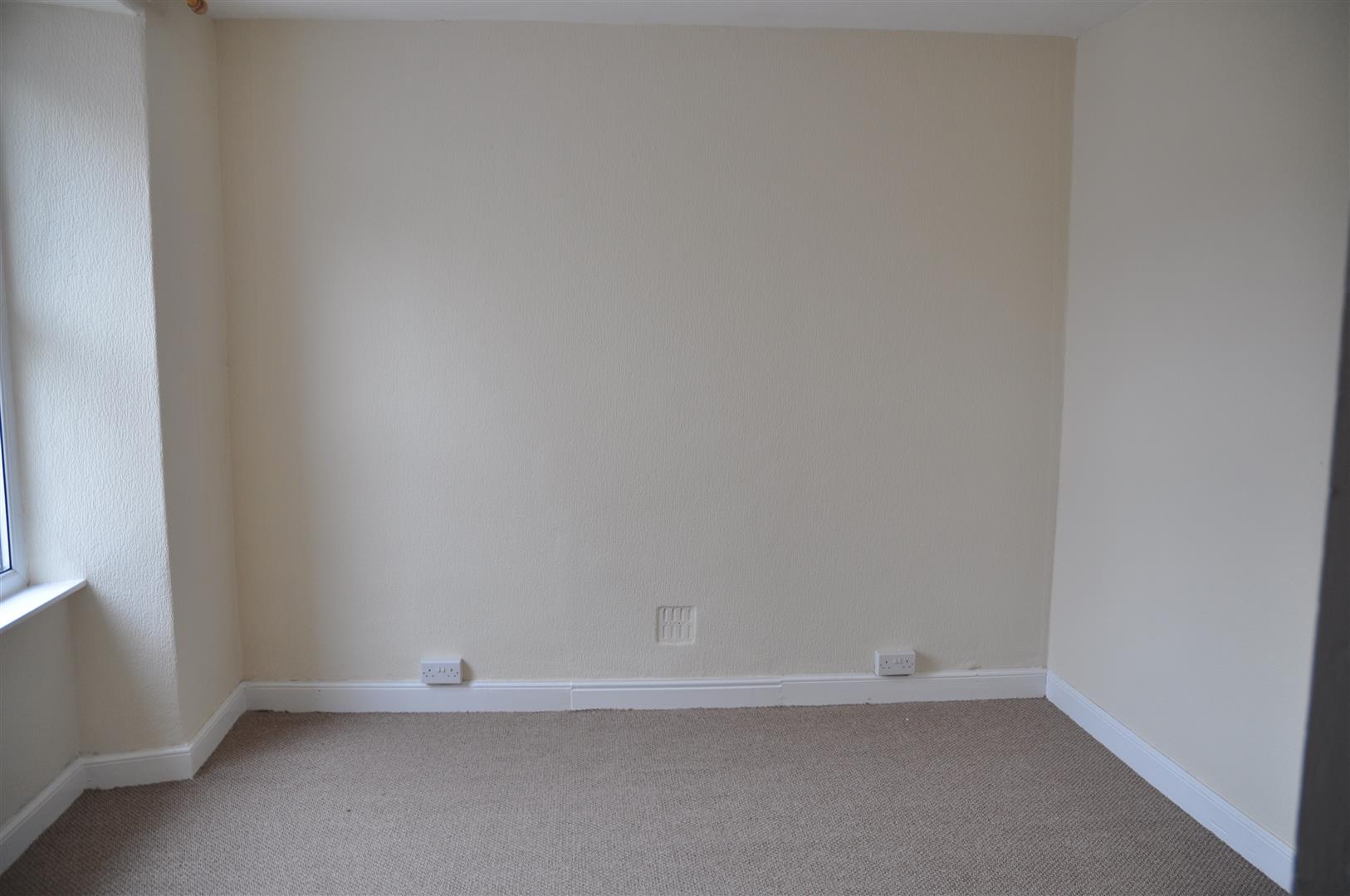 3 bedroom end terraced house Let in Holyhead - Image.
