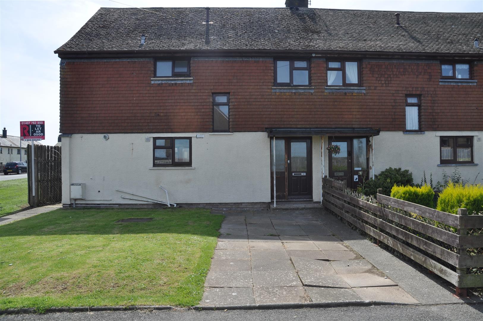 4 bedroom end terraced house Let in Holyhead - Image.
