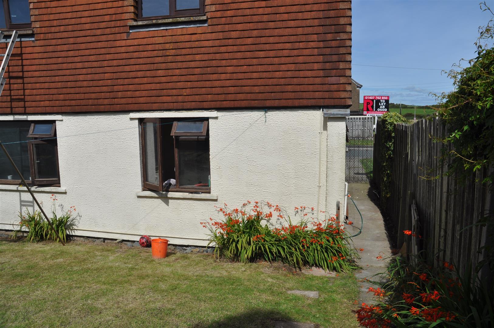 4 bedroom end terraced house Let in Holyhead - Image.