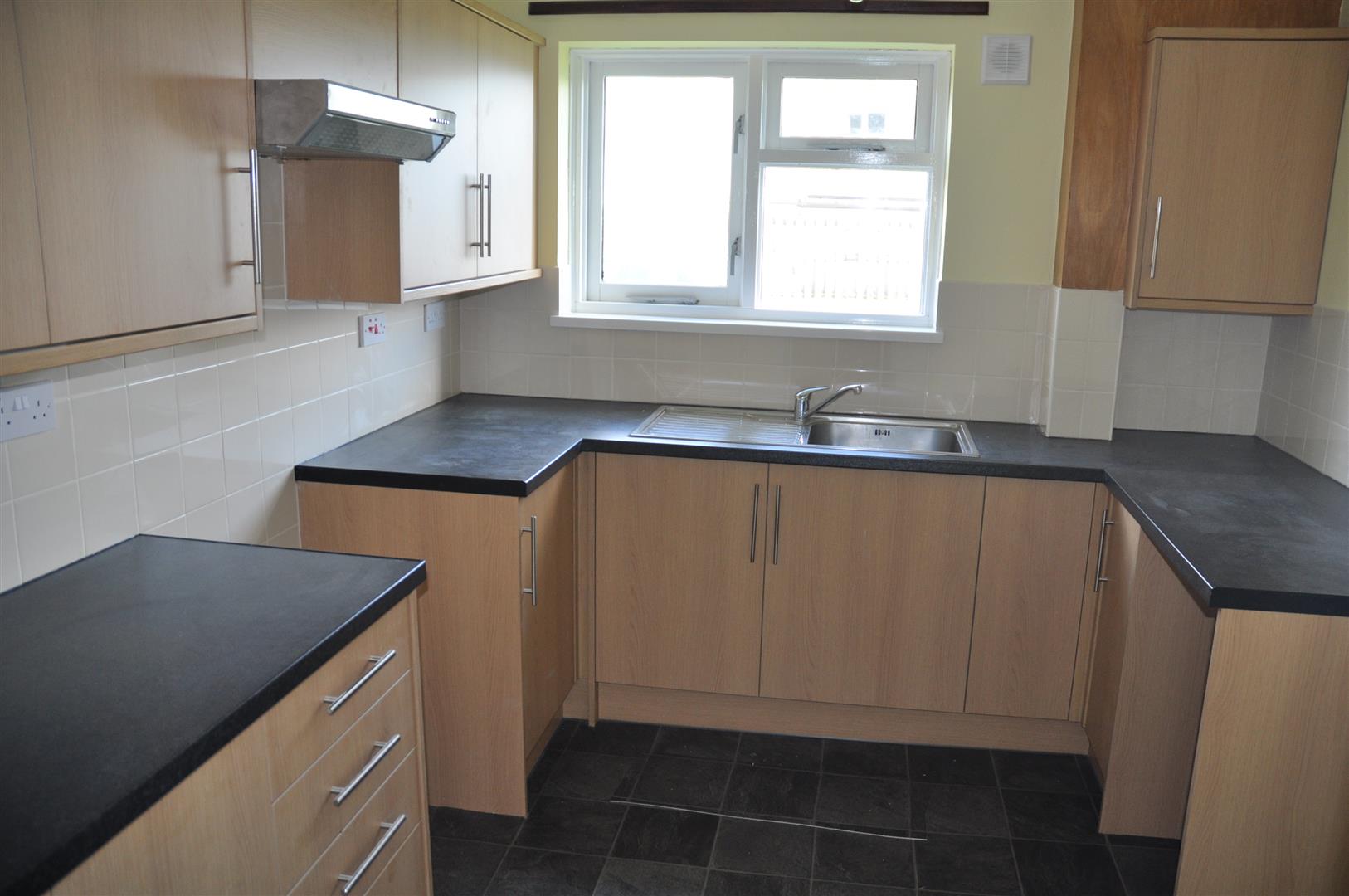 4 bedroom end terraced house Let in Holyhead - Image.