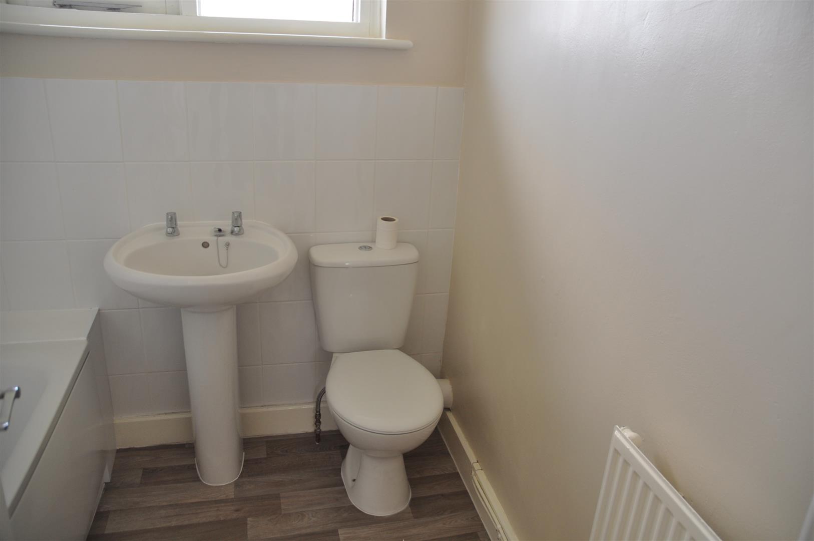 4 bedroom end terraced house Let in Holyhead - Image.