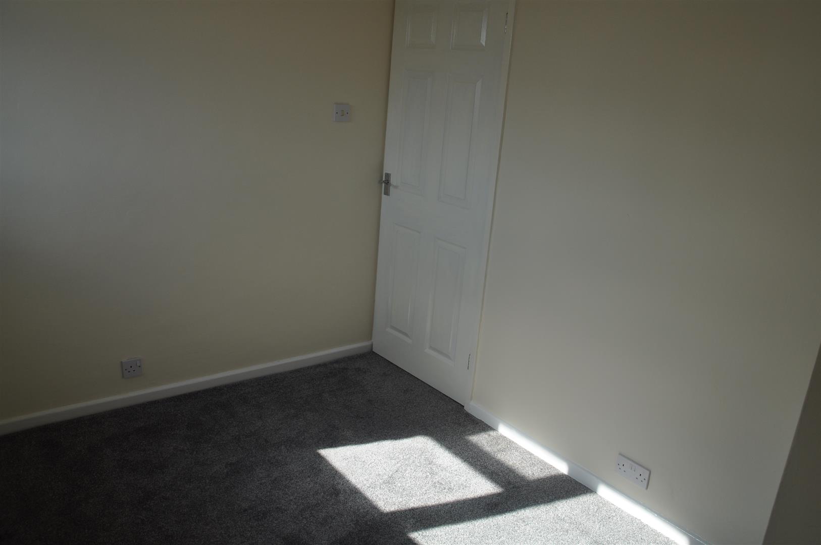 4 bedroom end terraced house Let in Holyhead - Image.