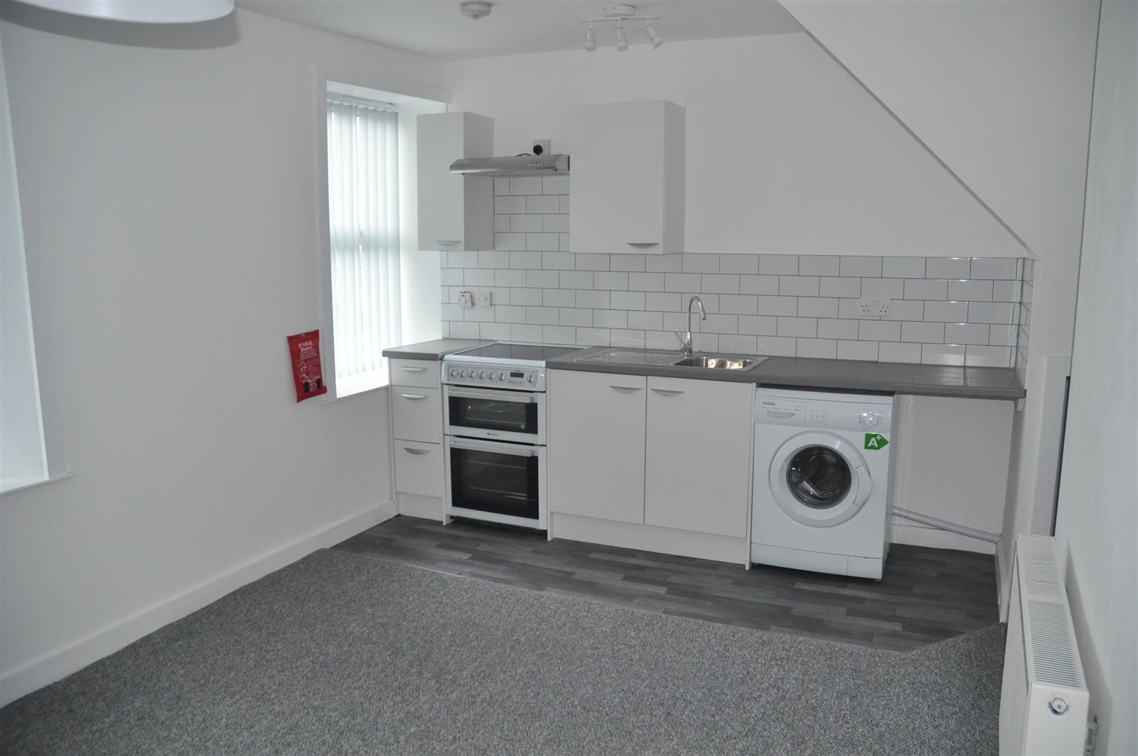 2 bedroom shared flat/apartment To Let in Holyhead - Property photograph.