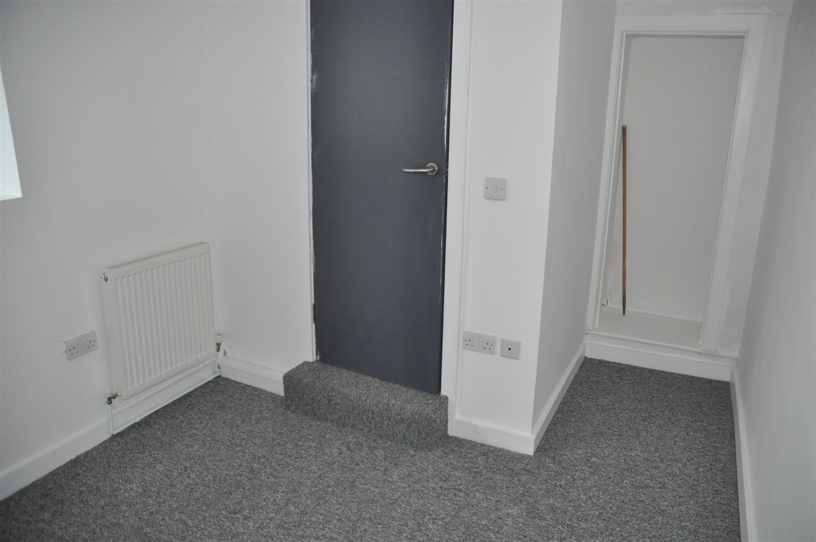 2 bedroom shared flat/apartment To Let in Holyhead - Property photograph.