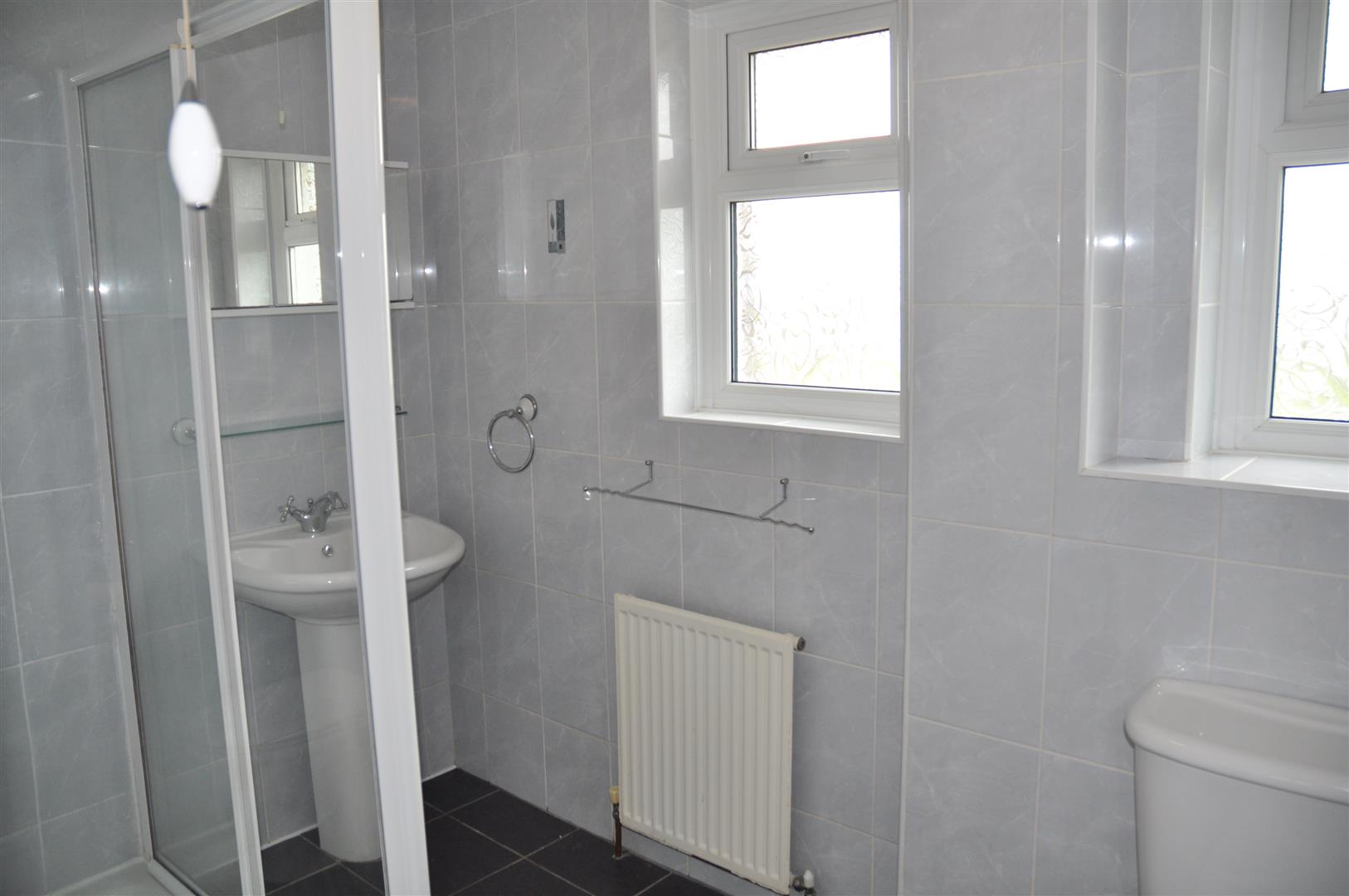 3 bedroom semi-detached house Let Agreed in Holyhead - Image.