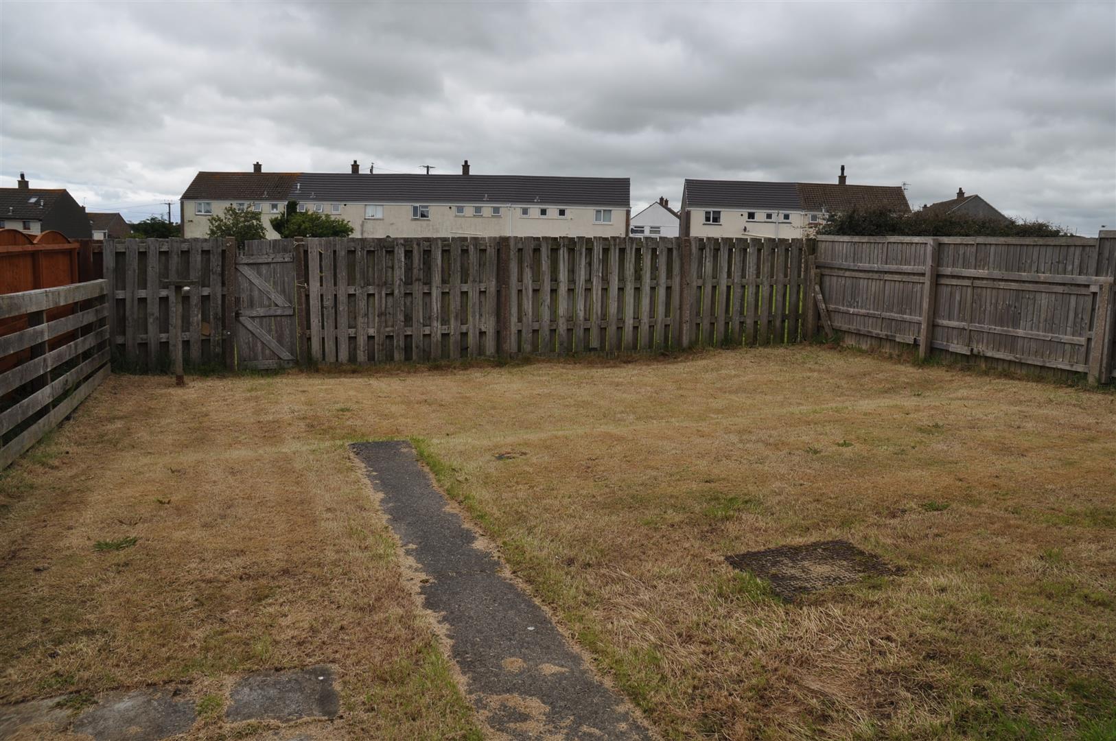 3 bedroom semi-detached house Let Agreed in Holyhead - Image.