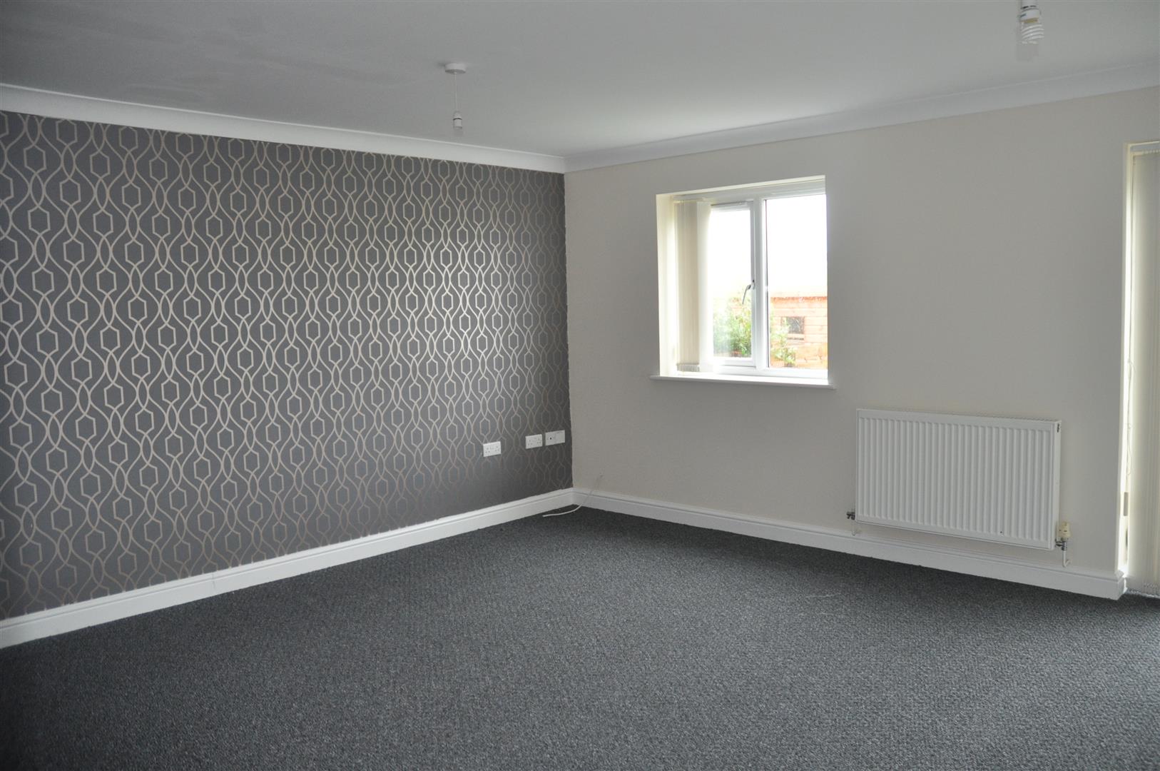 3 bedroom semi-detached house To Let in Holyhead - Property photograph.