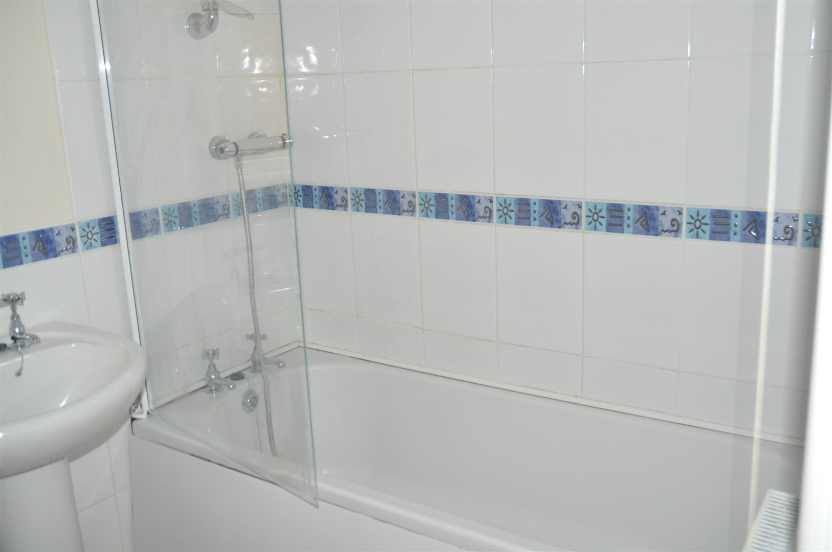 3 bedroom semi-detached house To Let in Holyhead - Image.