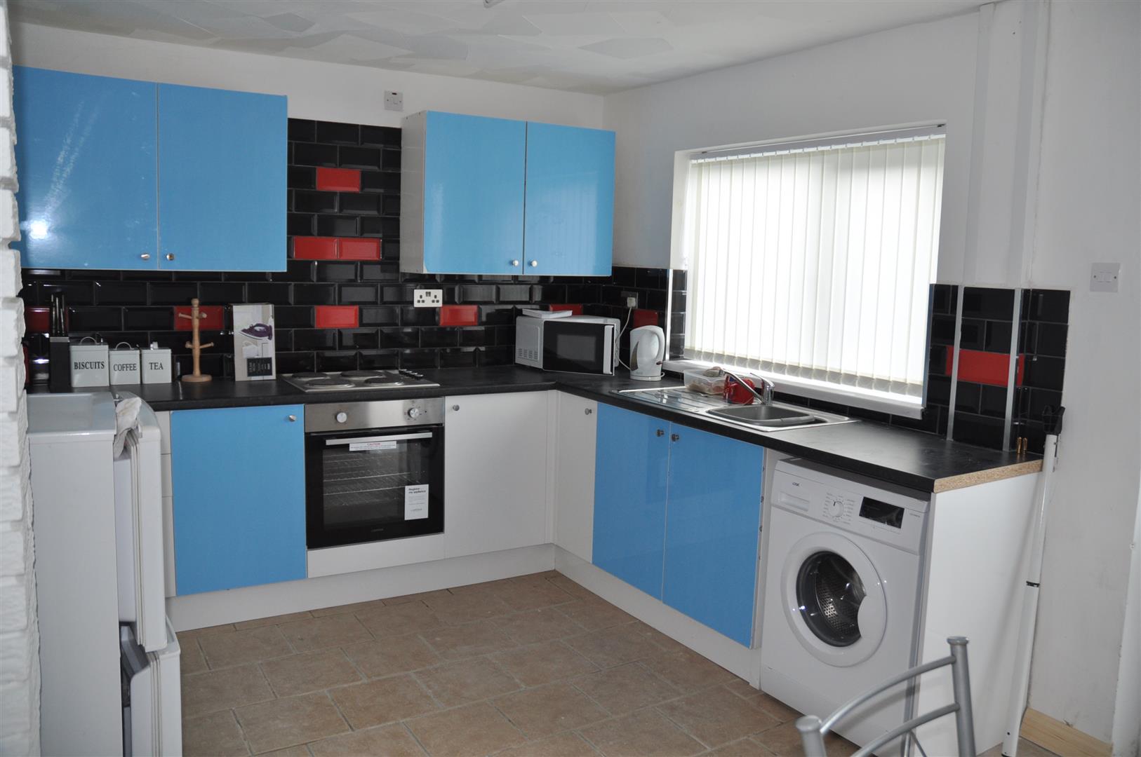 2 bedroom end terraced house To Let in Holyhead - Property photograph.