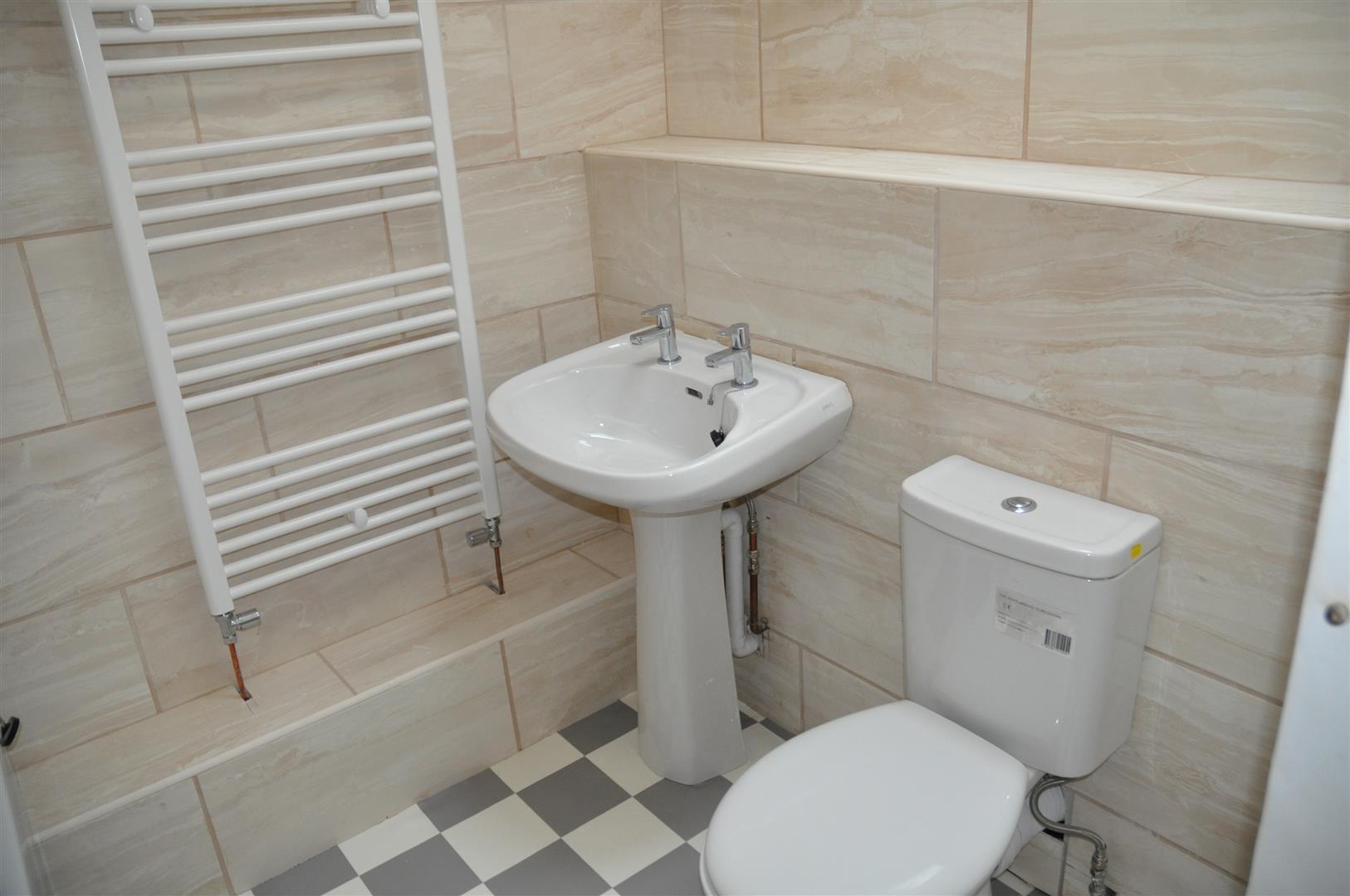 2 bedroom end terraced house To Let in Holyhead - Image.