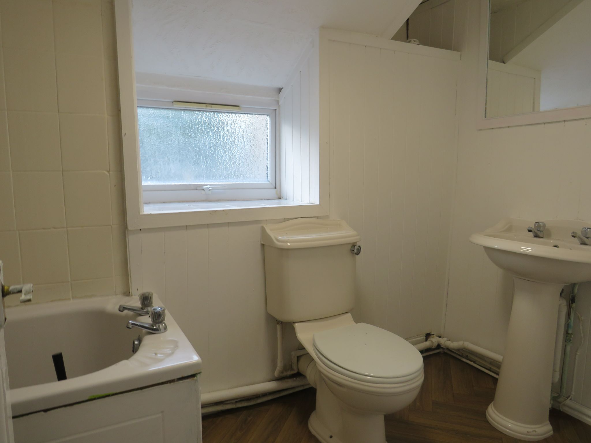 3 bedroom end terraced house To Let in Holyhead - Photograph 8.