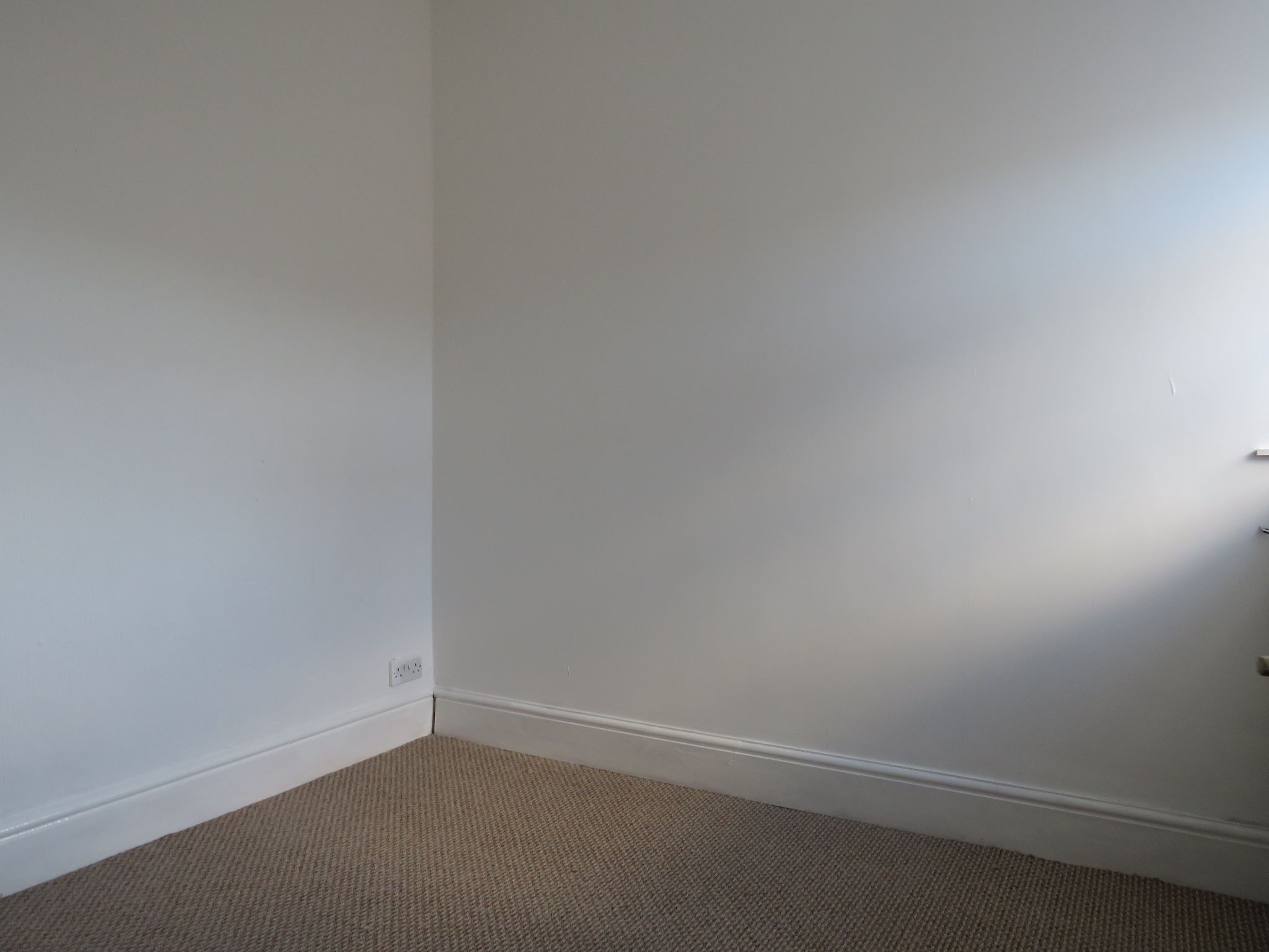3 bedroom end terraced house To Let in Holyhead - Photograph 5.