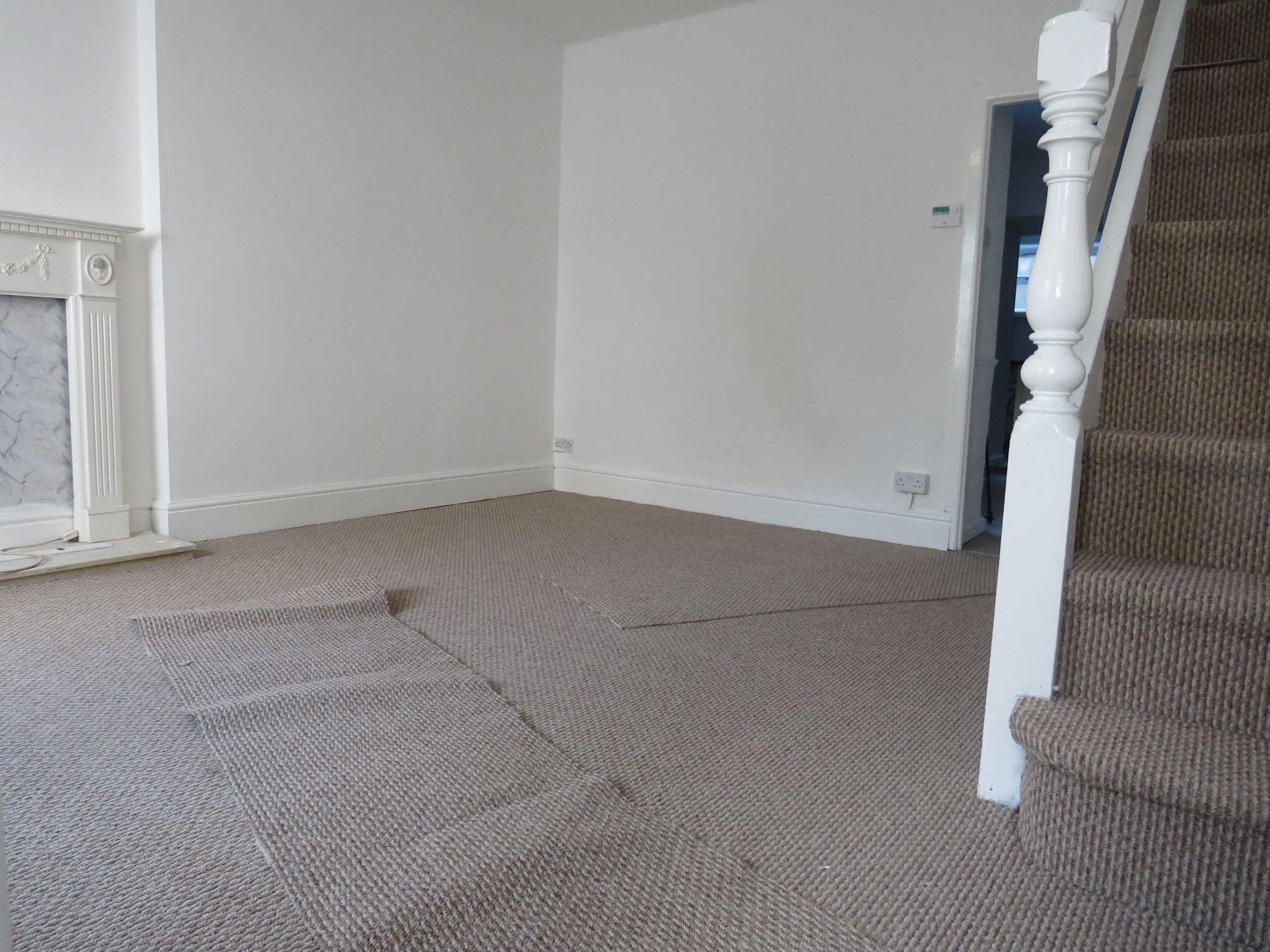 3 bedroom end terraced house To Let in Holyhead - Photograph 2.