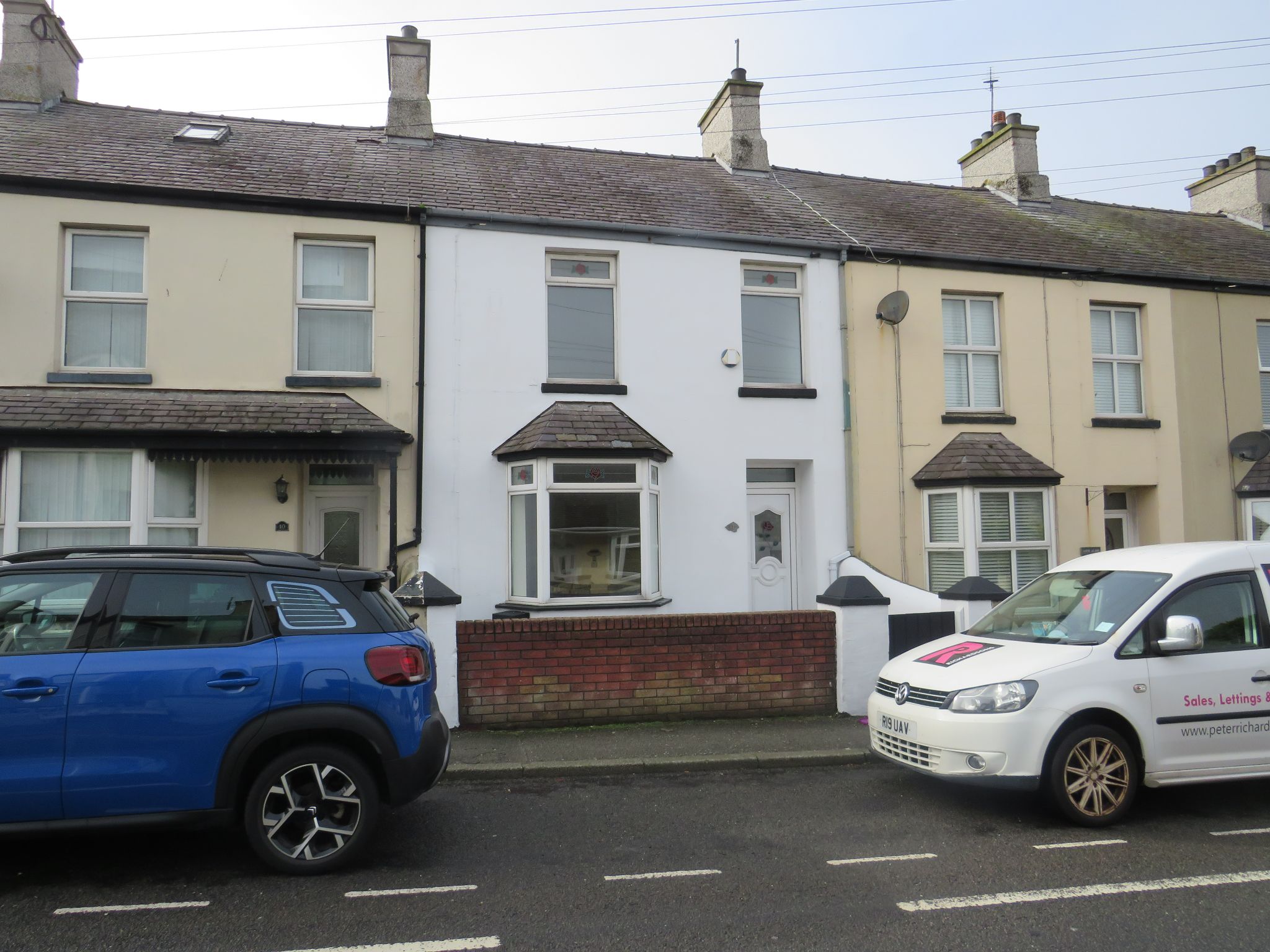 2 bedroom mid terraced house To Let in Holyhead - Property photograph.