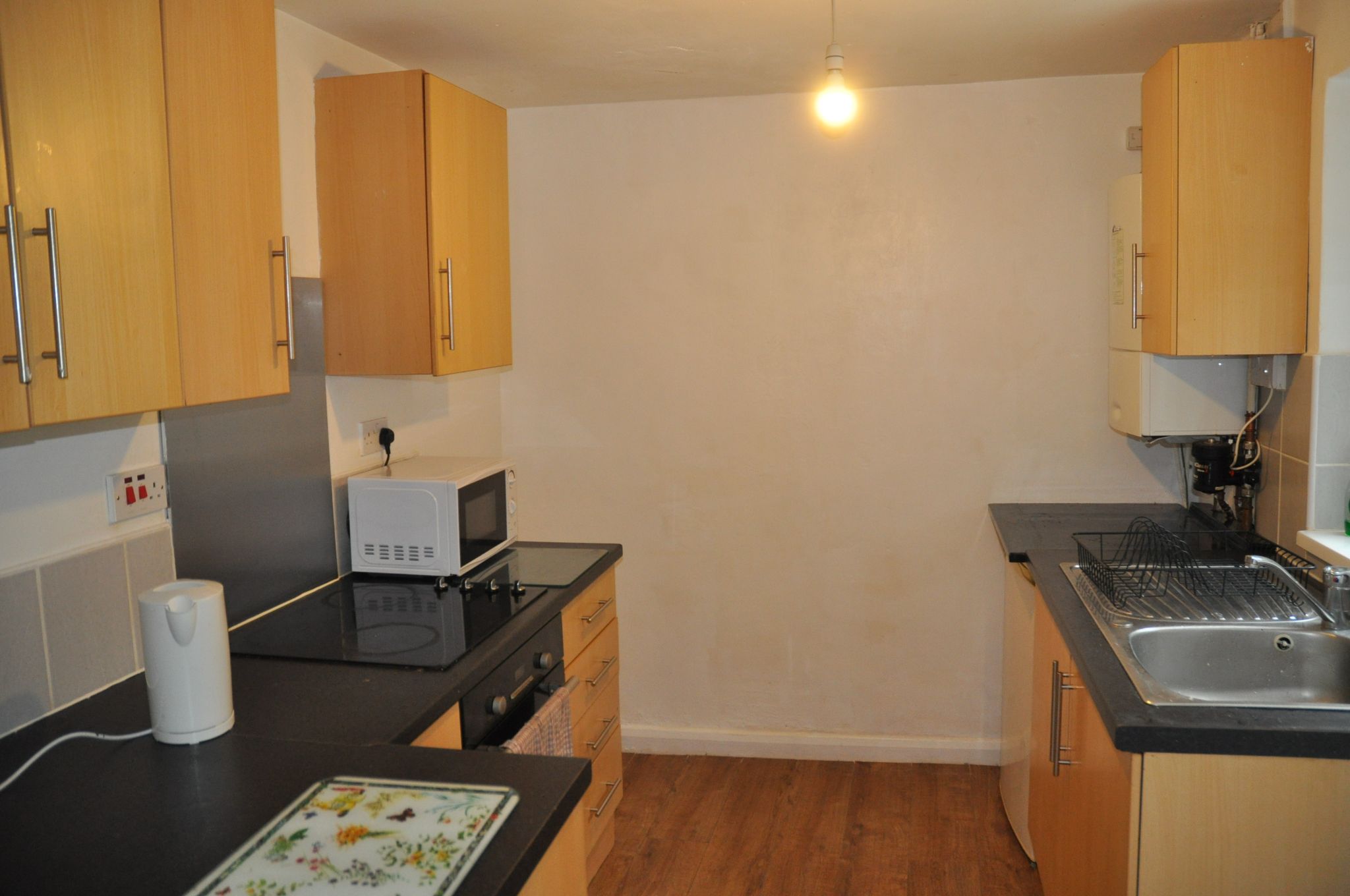 4 bedroom end terraced house Let in Holyhead - Kitchen.