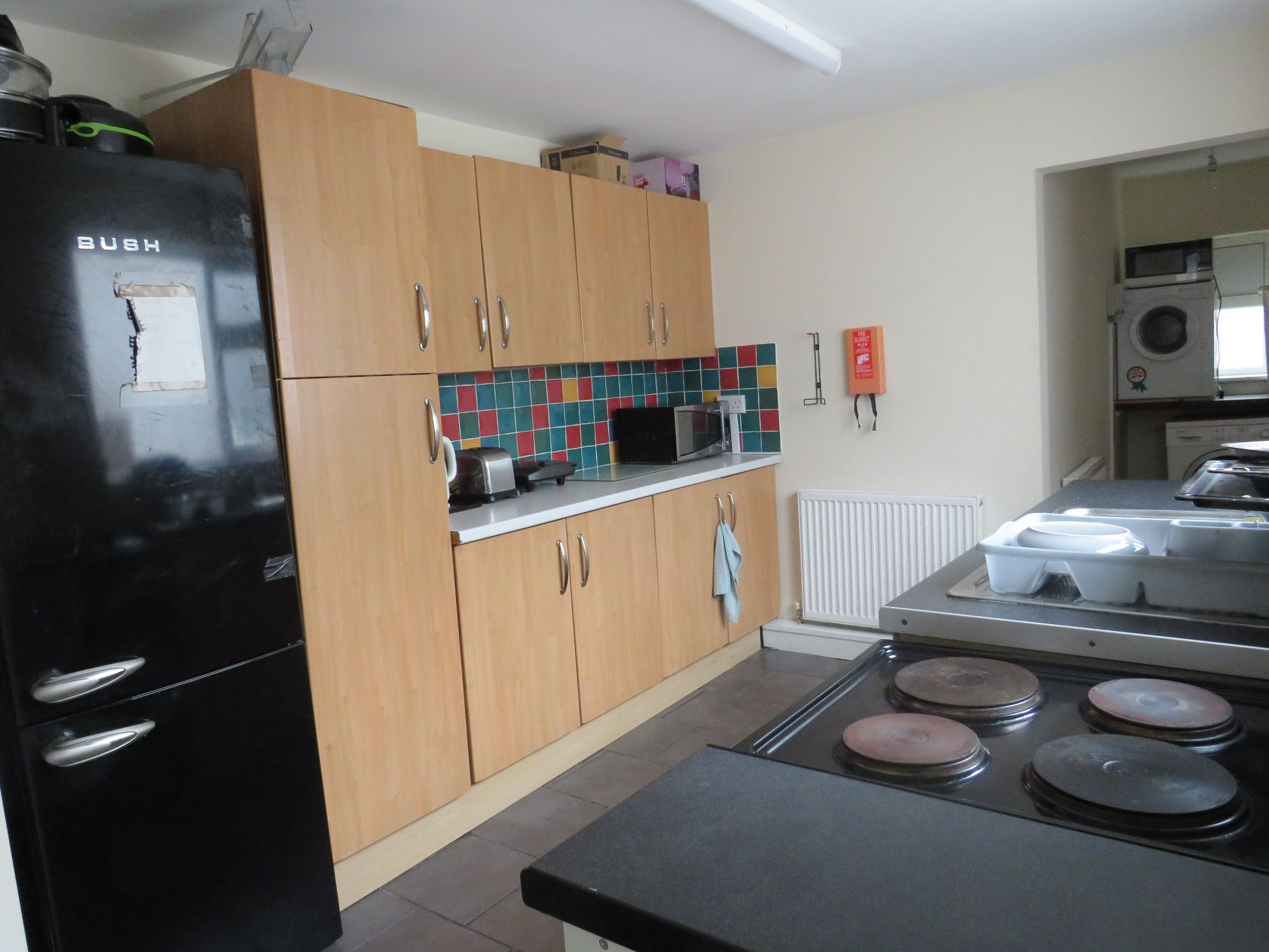 1 bedroom mid terraced house To Let in Holyhead - Photograph 4.