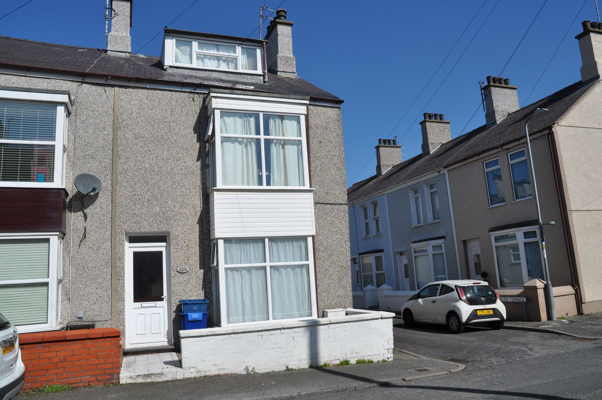 1 bedroom mid terraced house To Let in Holyhead - Property photograph.