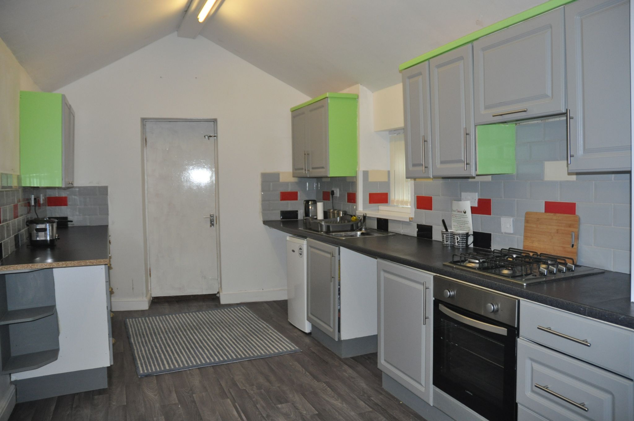 3 bedroom flat flat/apartment For Sale in Holyhead - Photograph 3.