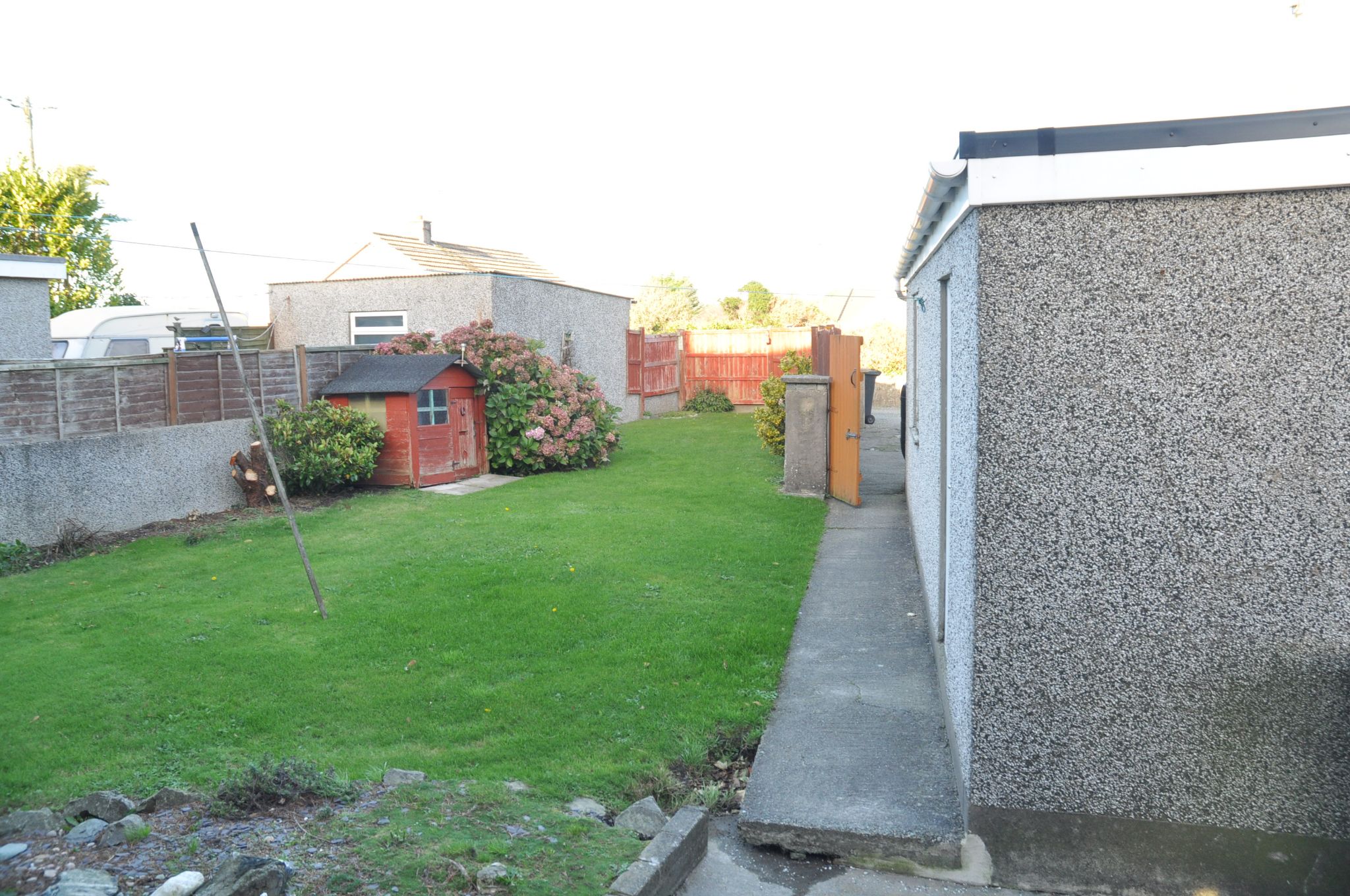 3 bedroom end terraced house Let in Holyhead - Photograph 10.