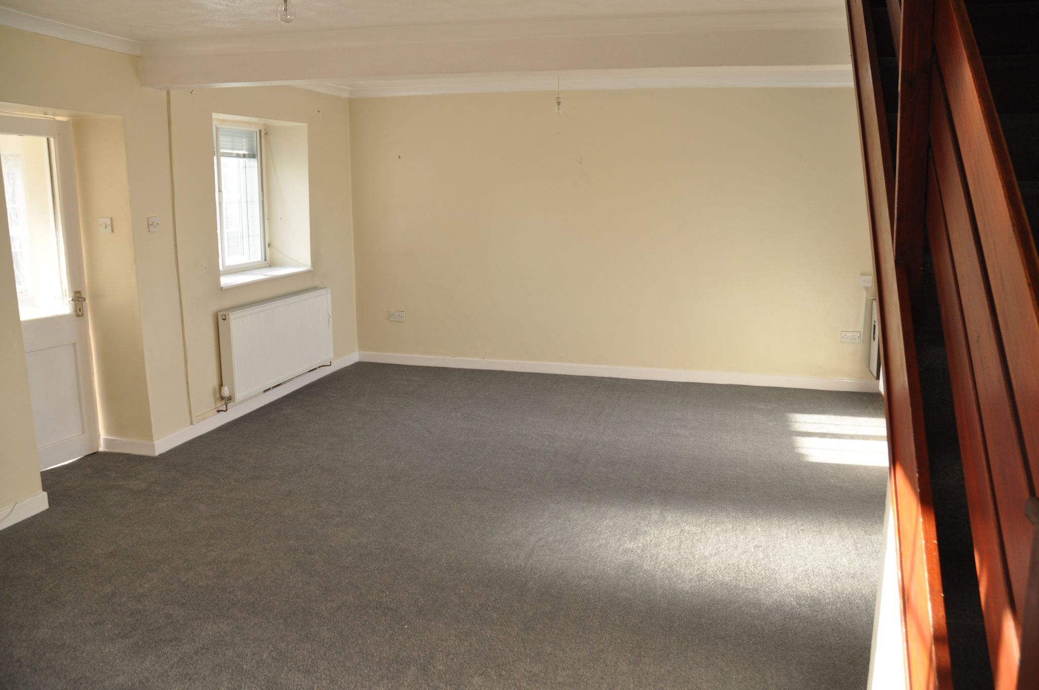 3 bedroom end terraced house Let in Holyhead - Photograph 3.