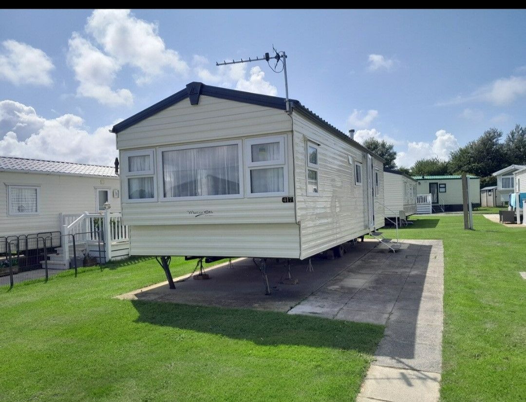 3 bedroom beach hut For Sale in Rhyl - Photograph 1.