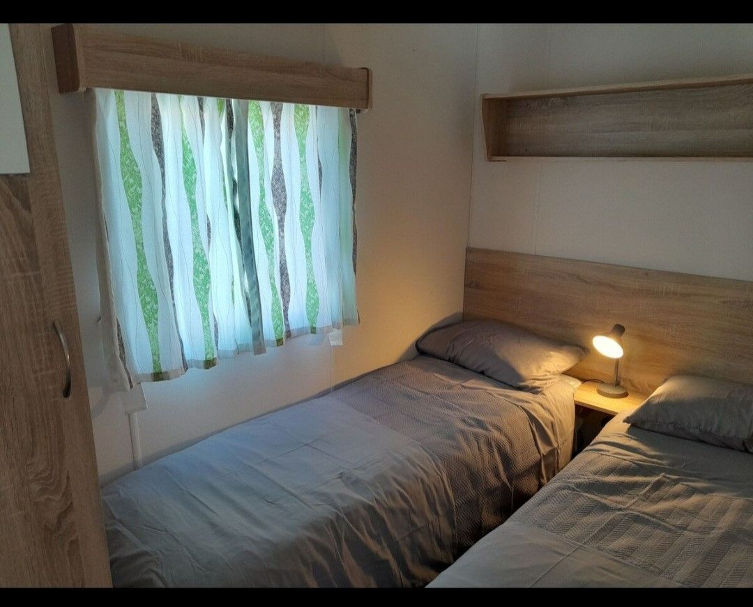 3 bedroom beach hut For Sale in Rhyl - Photograph 7.