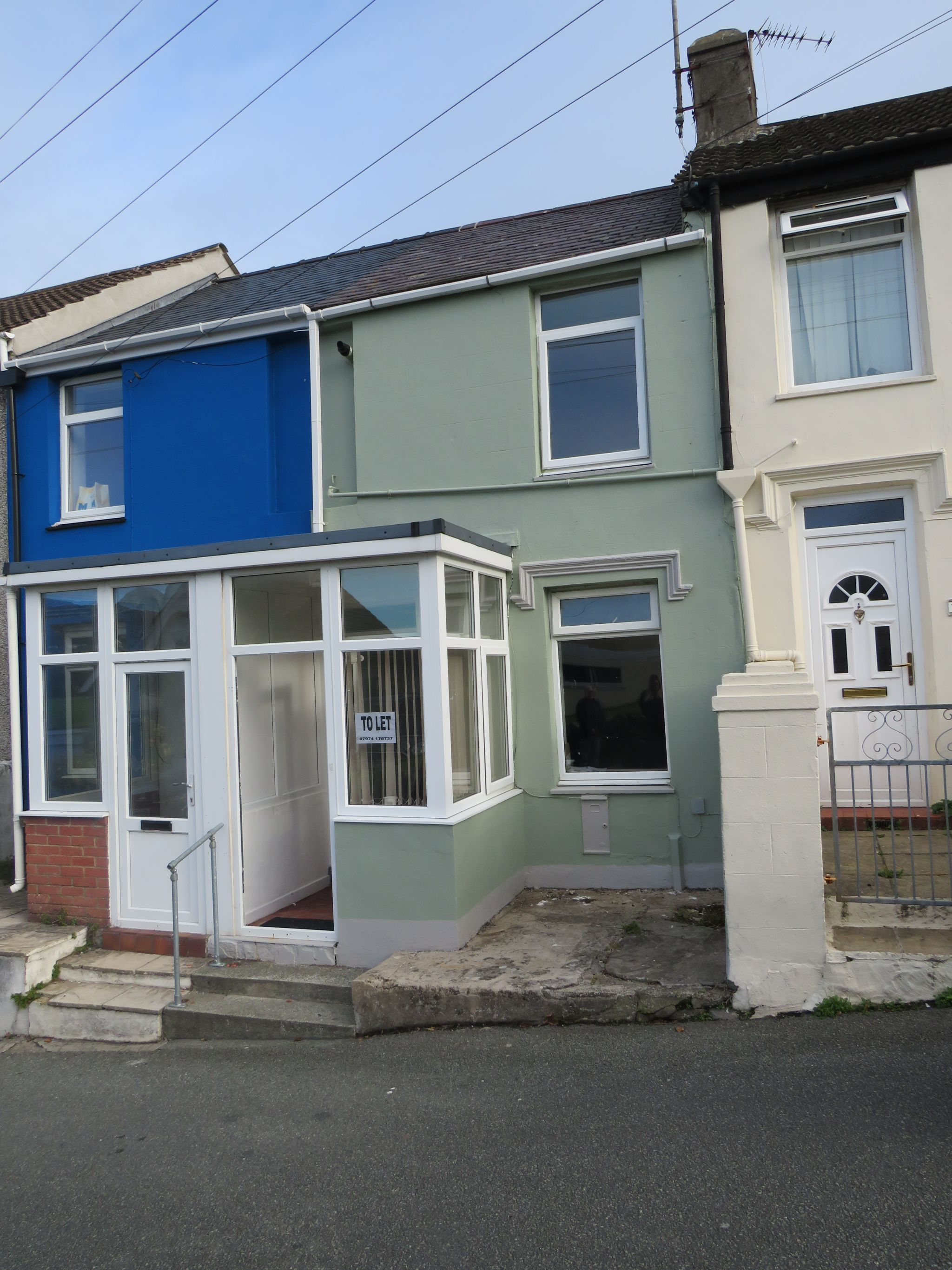 2 bedroom mid terraced house To Let in Holyhead - Floorplan 1.