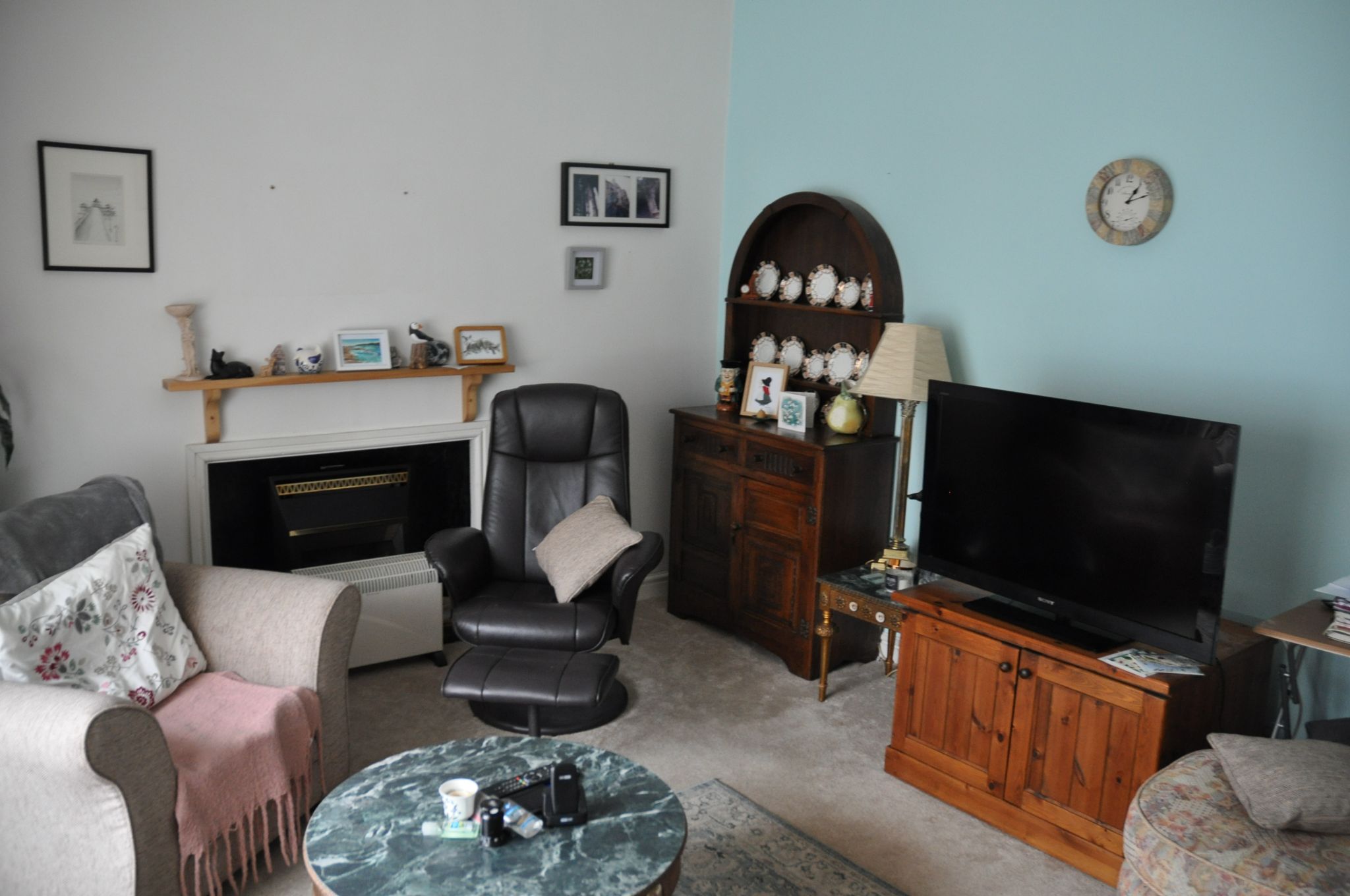 5 bedroom flat flat/apartment Sale Agreed in Llangefni - Photograph 3.