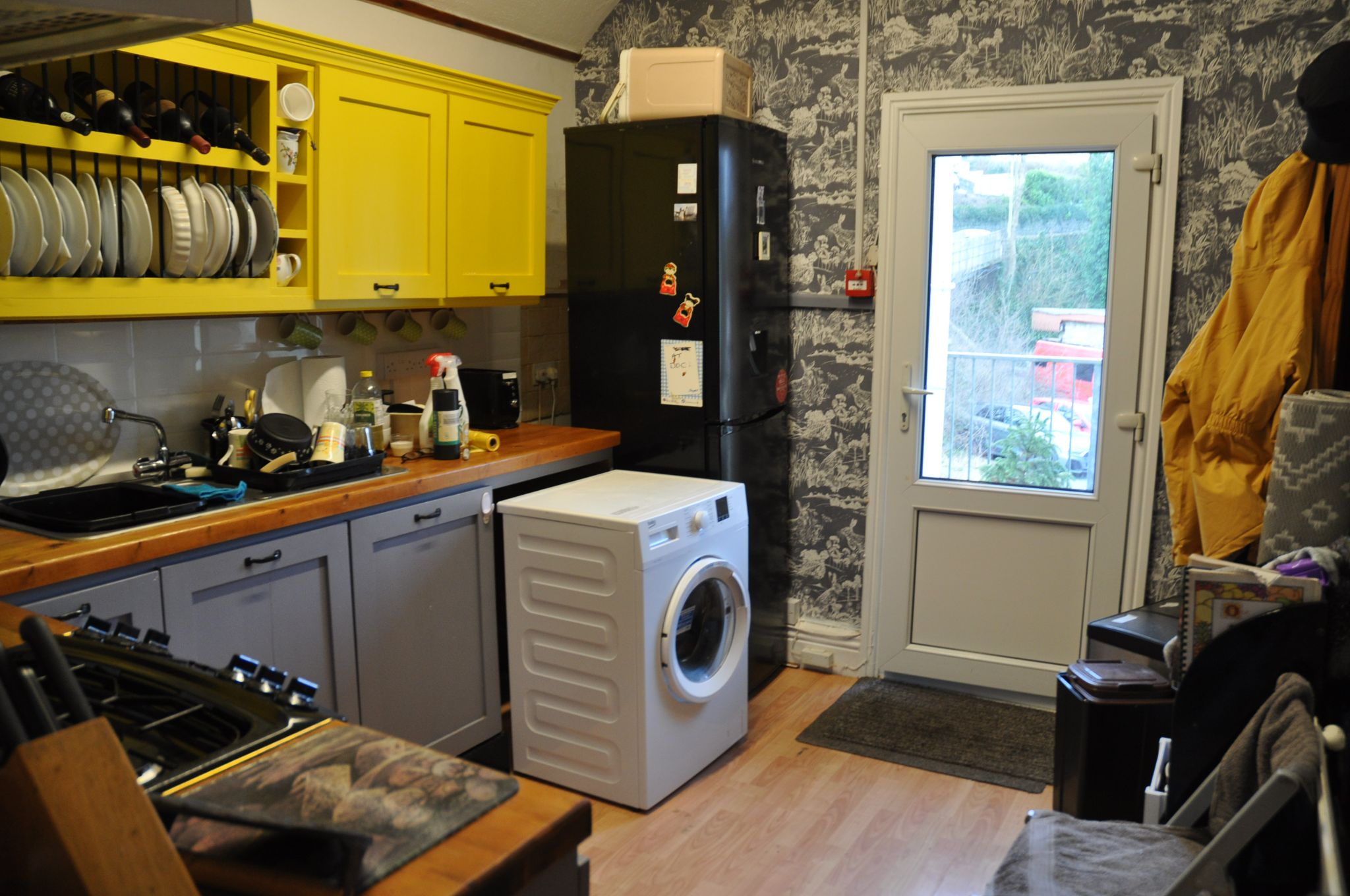 5 bedroom flat flat/apartment Sale Agreed in Llangefni - Photograph 6.