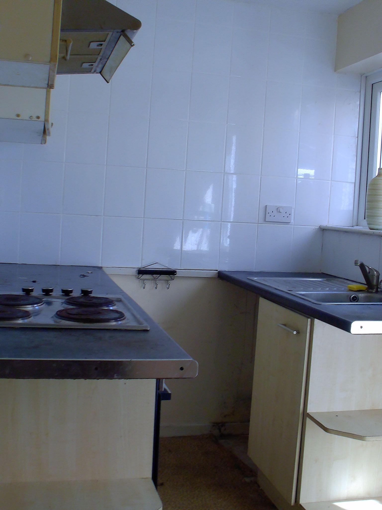 3 bedroom mid terraced house Sale Agreed in Caernarfon - Photograph 5.